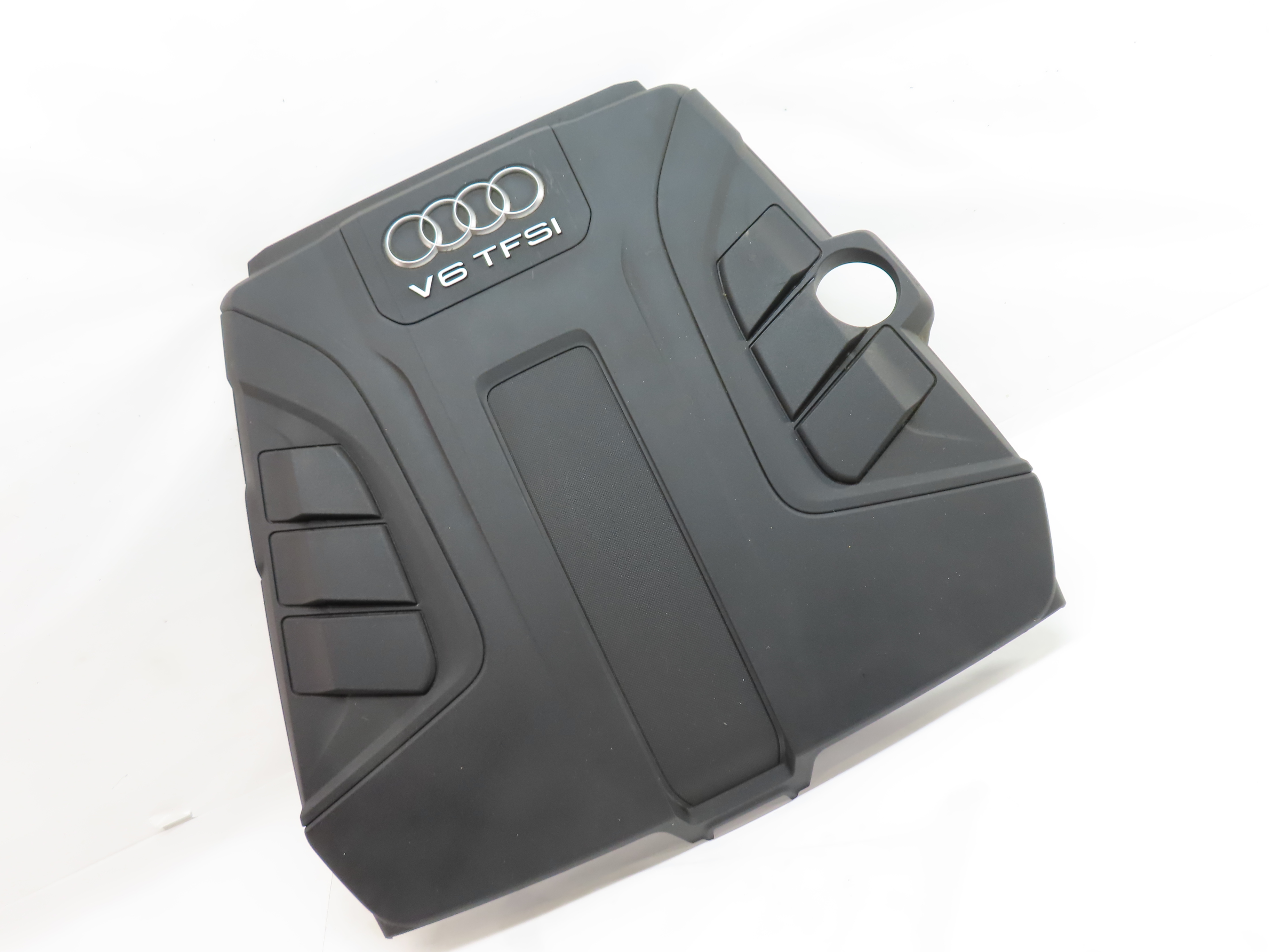 2017-2019 AUDI Q7 (4M) 3.0L SUPERCHARGED ENGINE COVER TRIM AIR FILTER BOX LID — exact item pictured