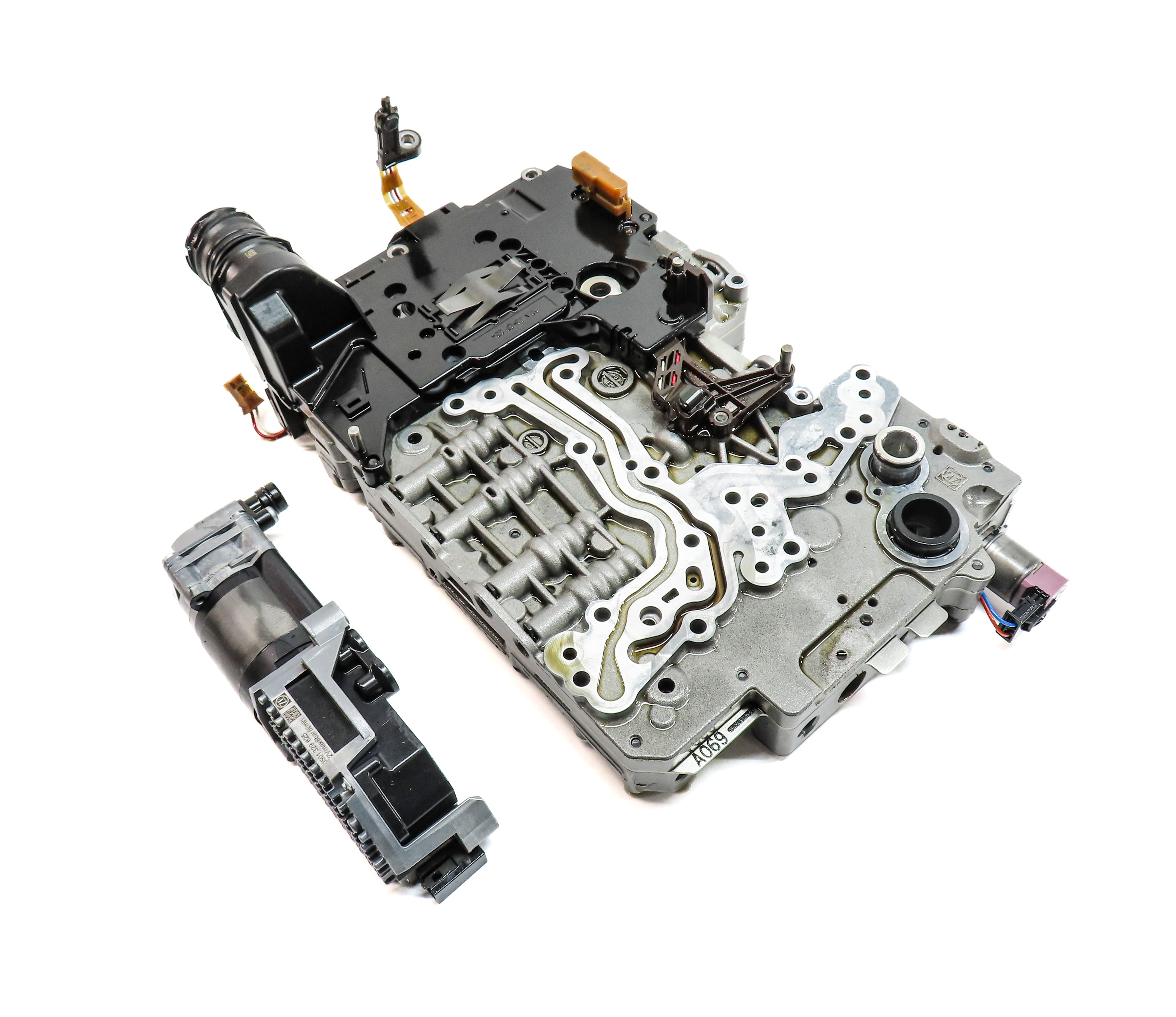 13-16 BMW ACTIVEHYBRID 3 5 F10 F30 8HP-70H AUTO TRANSMISSION VALVE BODY w/PUMP — exact item pictured