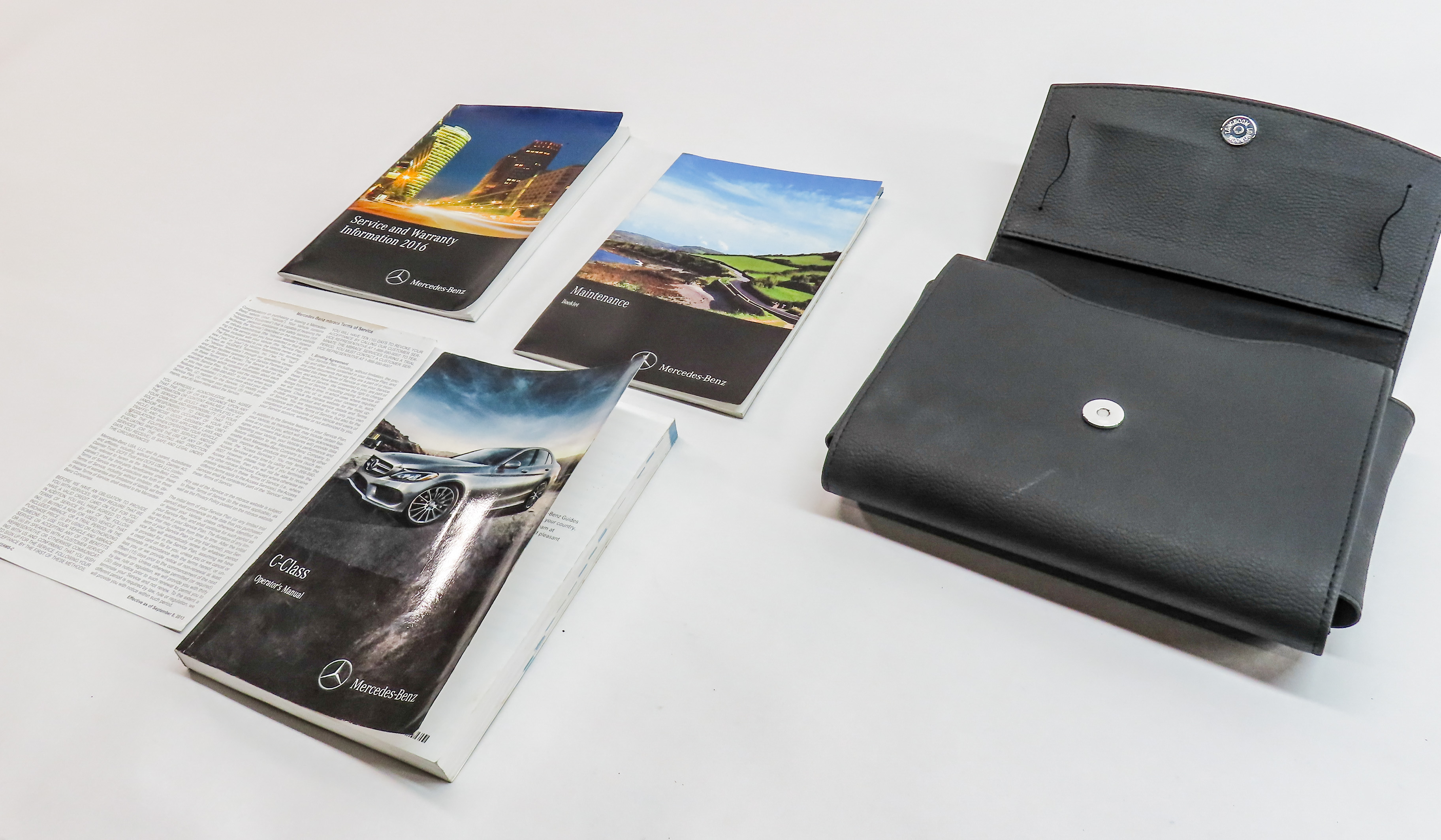 2015 MERCEDES C300 (W205) 2.0L ENGINE OWNER'S MANUAL BOOKLET SET/5 w/ CASE — exact item pictured