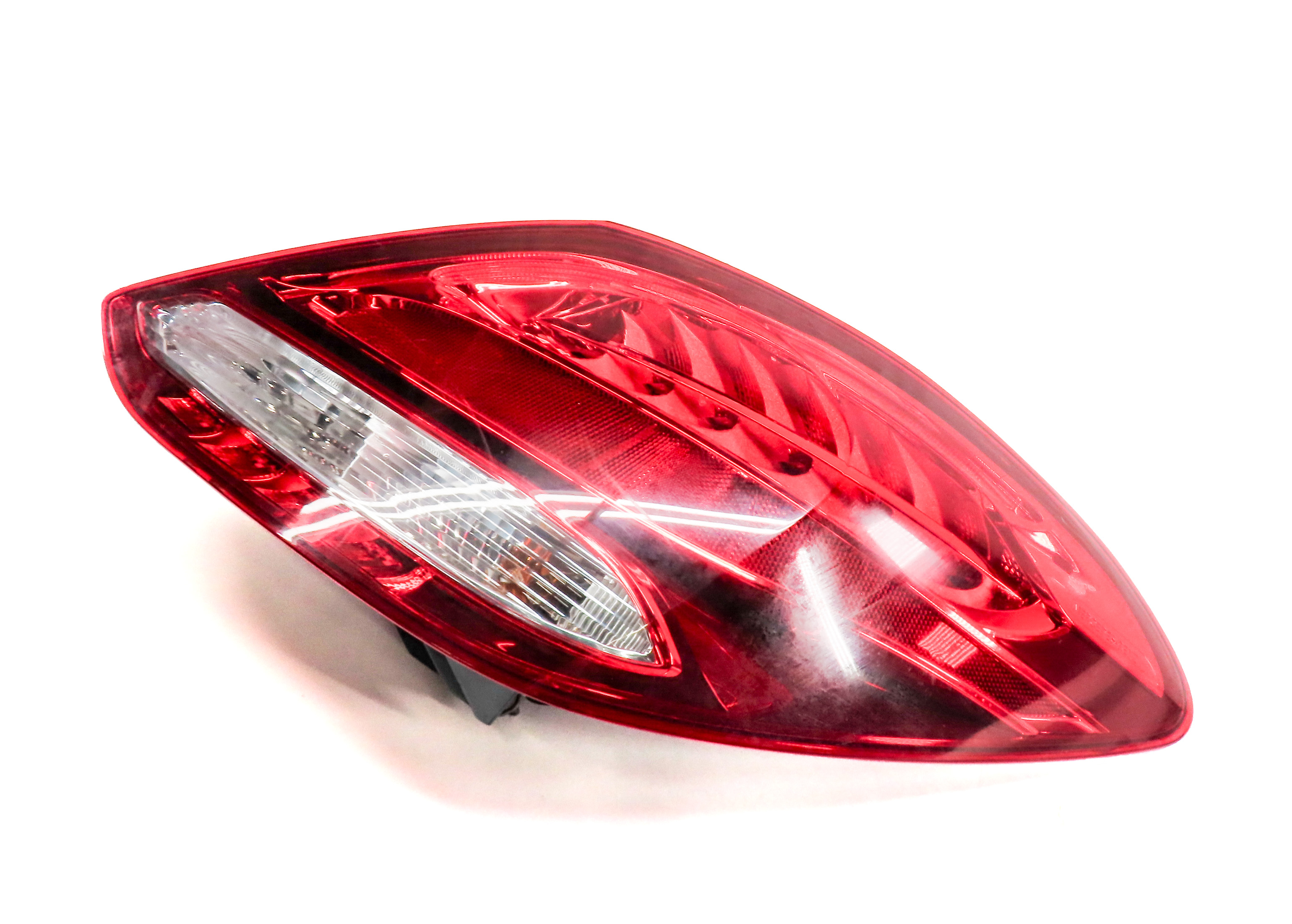 15-17 MERCEDES C-CLASS (W205) REAR RIGHT INCANDESCENT TAILLIGHT BRAKE LIGHT LAMP — exact item pictured