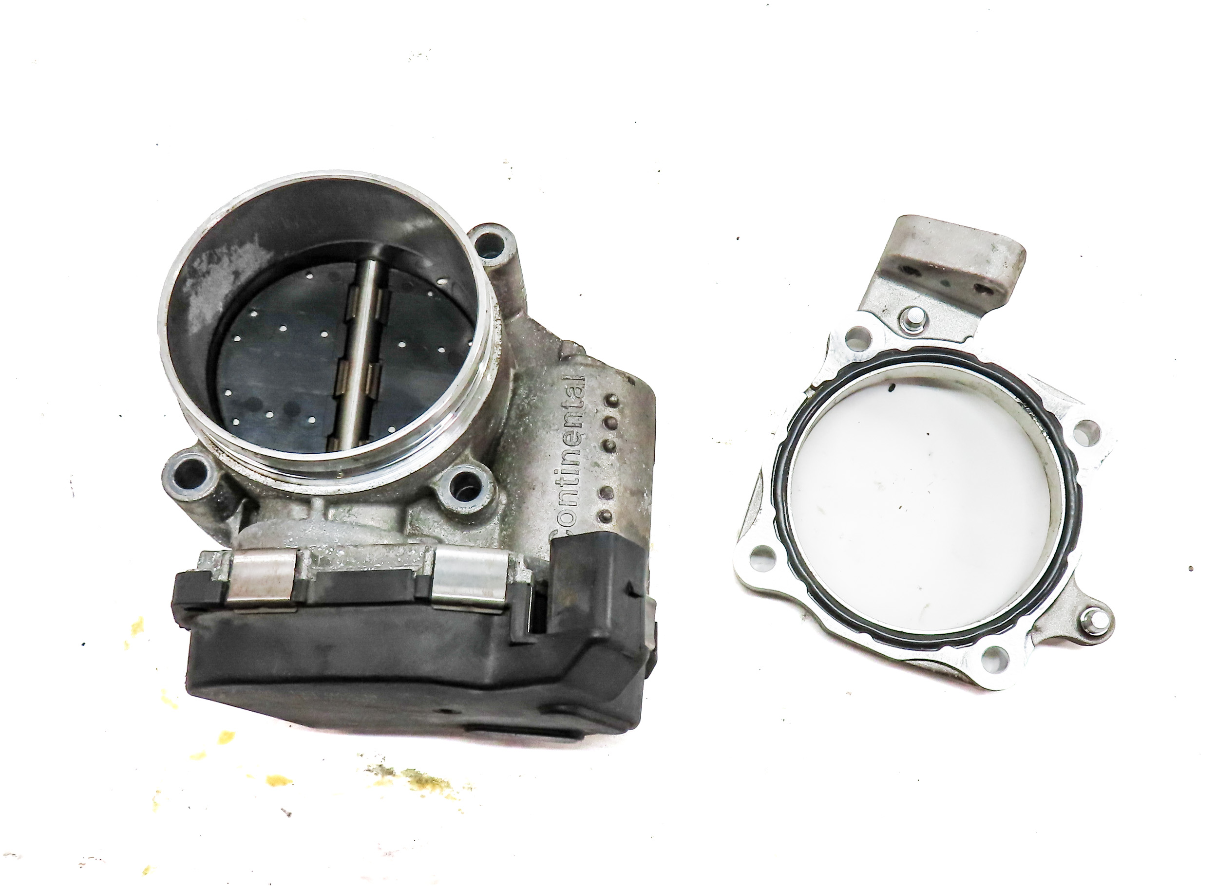 09-17 AUDI A4 A5 S5 S6 S7 S8 Q5 SQ5 (B8 8K 8T 8R C7) 3.0L / 3.2L THROTTLE BODY — exact item pictured