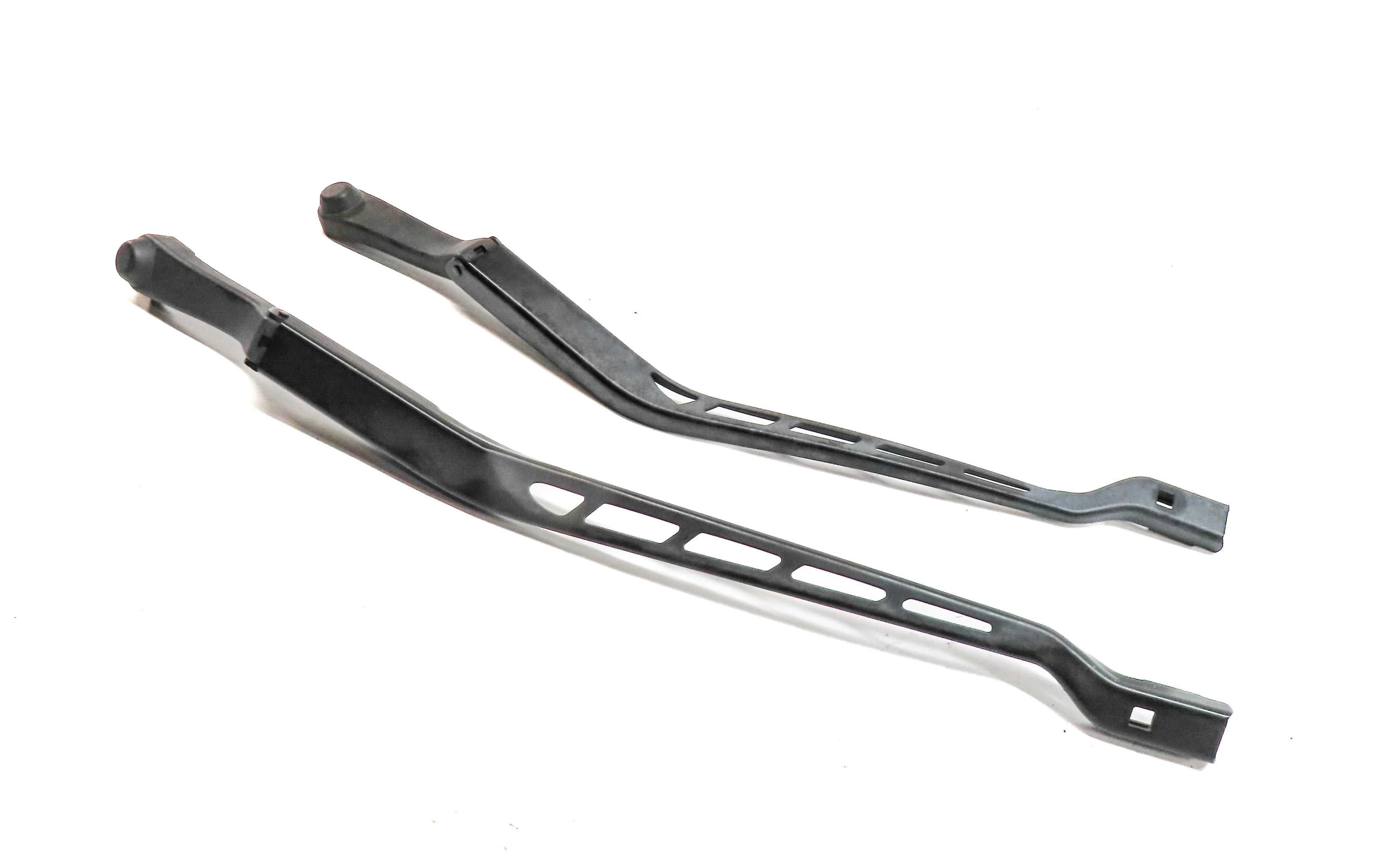 2010-2015 MERCEDES GLK (X204) FRONT LEFT & RIGHT WINDSHIELD WIPER AMR SET 2 — exact item pictured