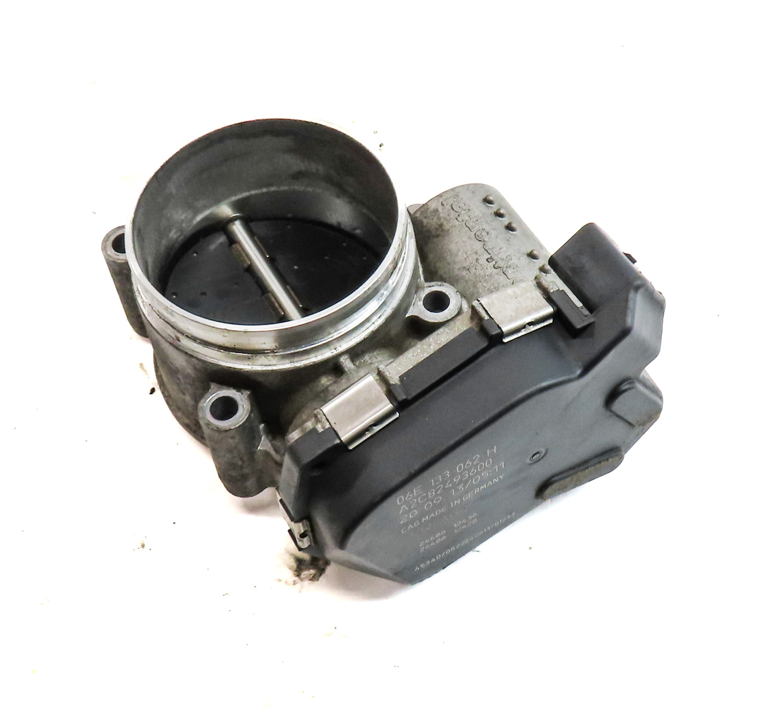 09-17 AUDI A4 A5 S5 S6 S7 S8 Q5 SQ5 (B8 8K 8T 8R C7) 3.0L / 3.2L THROTTLE BODY — exact item pictured