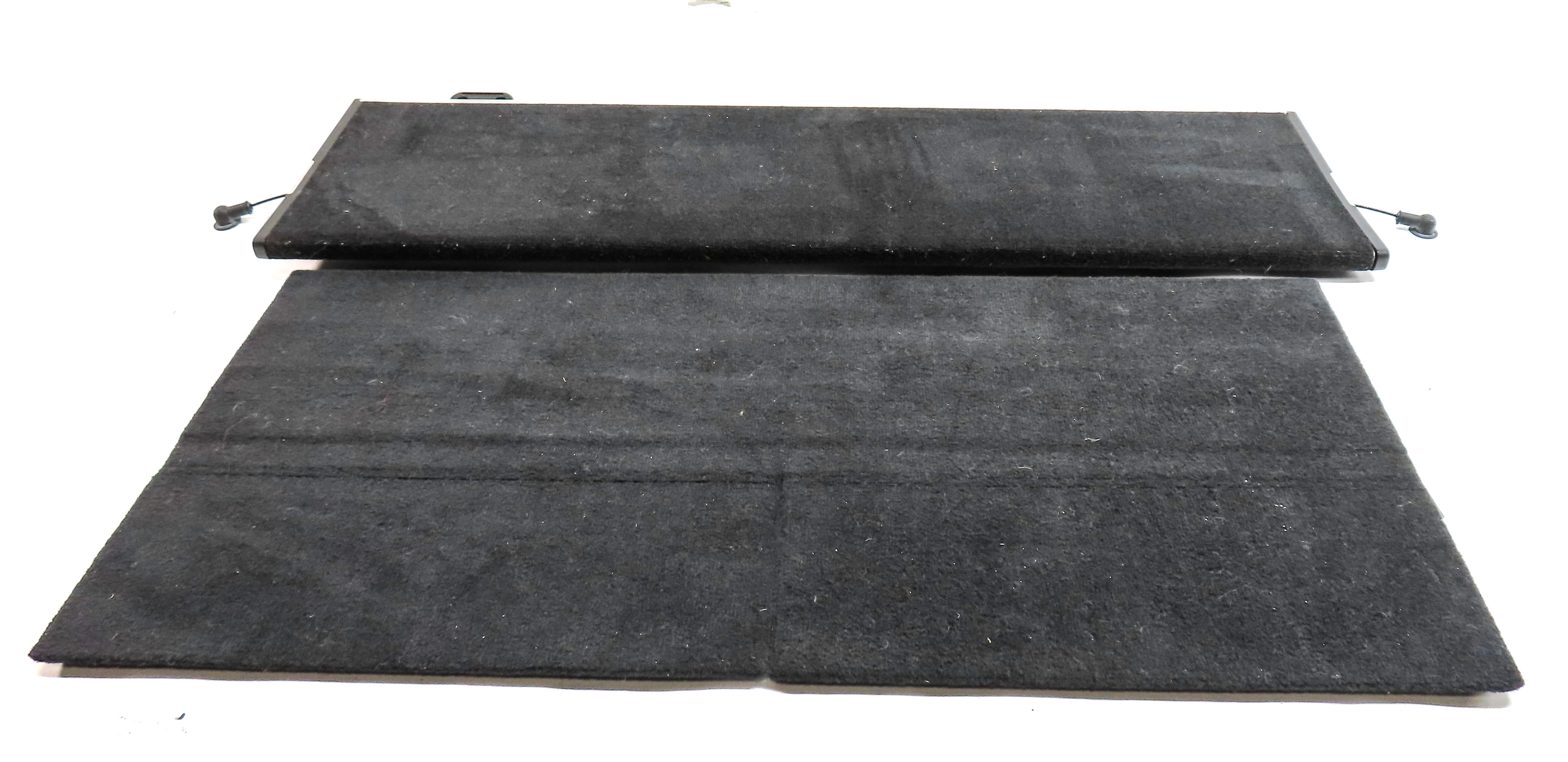 17-19 LAND ROVER DISCOVERY (L462) REAR TRUNK CARGO FLOOR COVER PANEL (BLACK) — exact item pictured