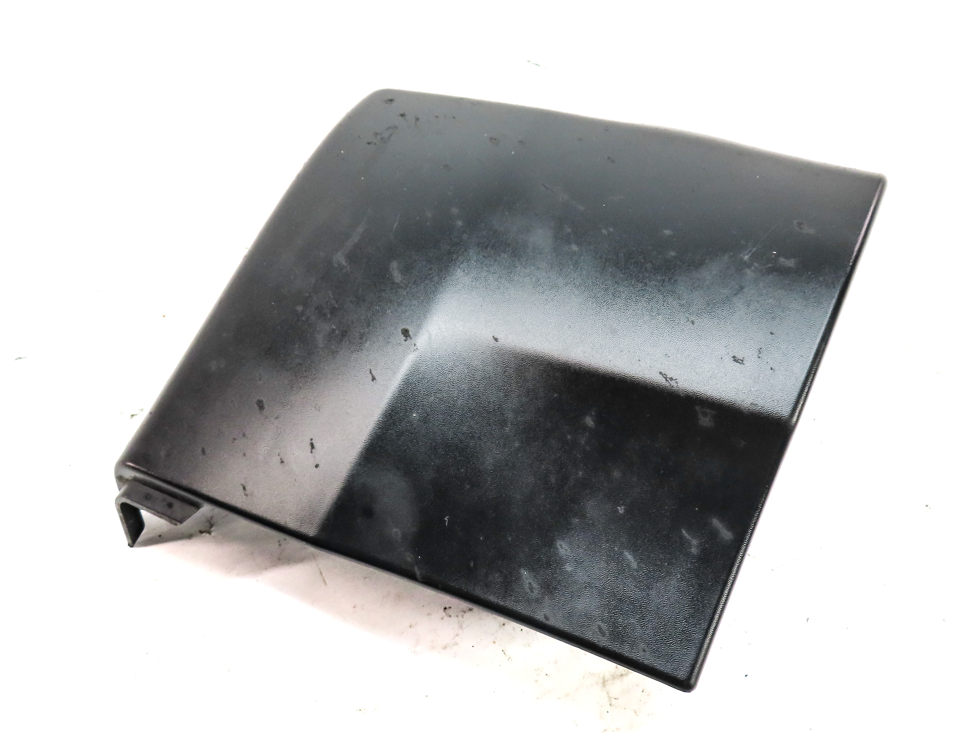 2018 LAND ROVER DISCOVERY L462 FRONT RIGHT PASSENGER LOWER FENDER TRIM MOULDING — exact item pictured