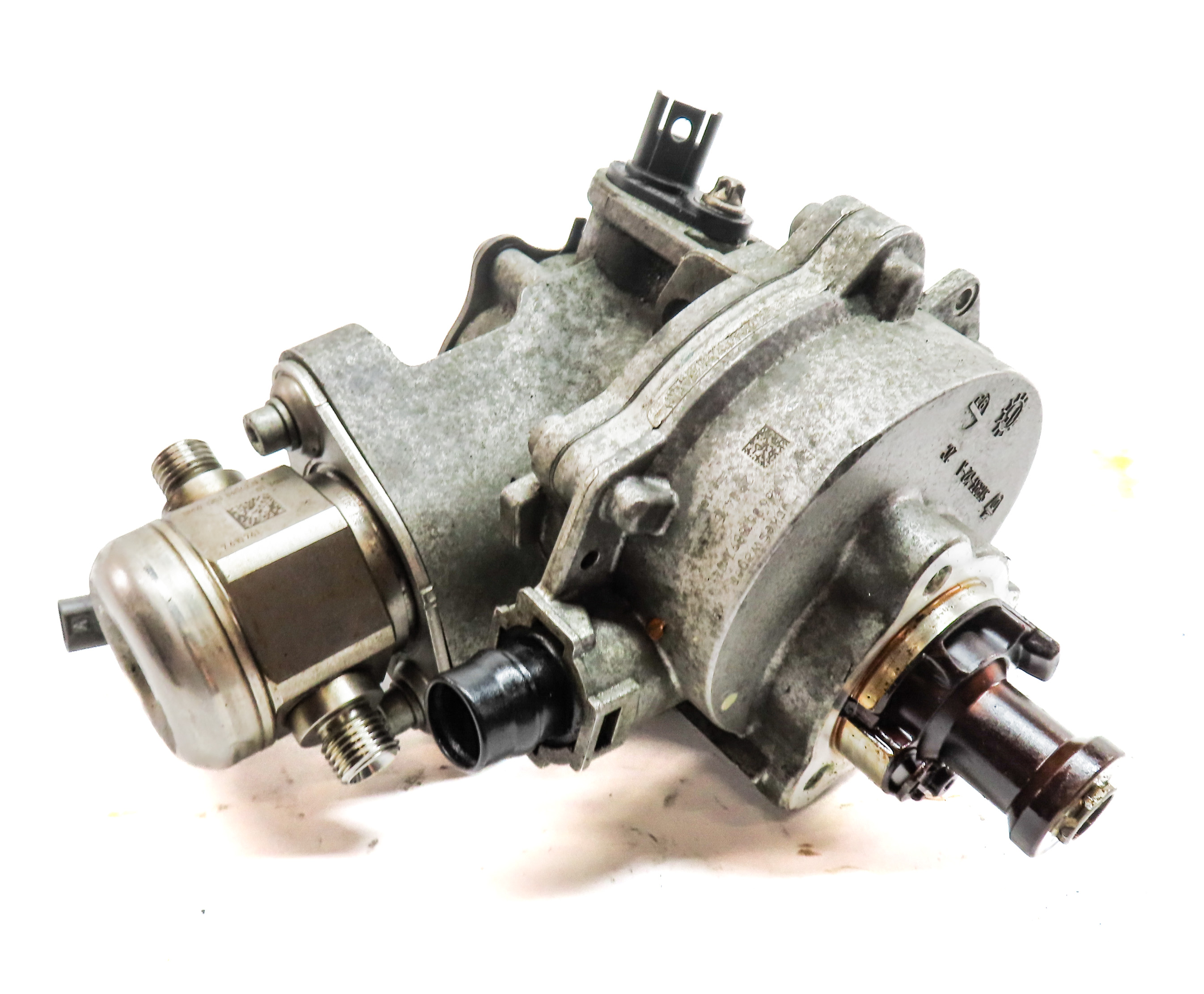 2015 BMW X5 (F15) 3.0L (N55) ENGINE HIGH PRESSURE FUEL & BRAKE VACUUM PUMP SET/2 — exact item pictured