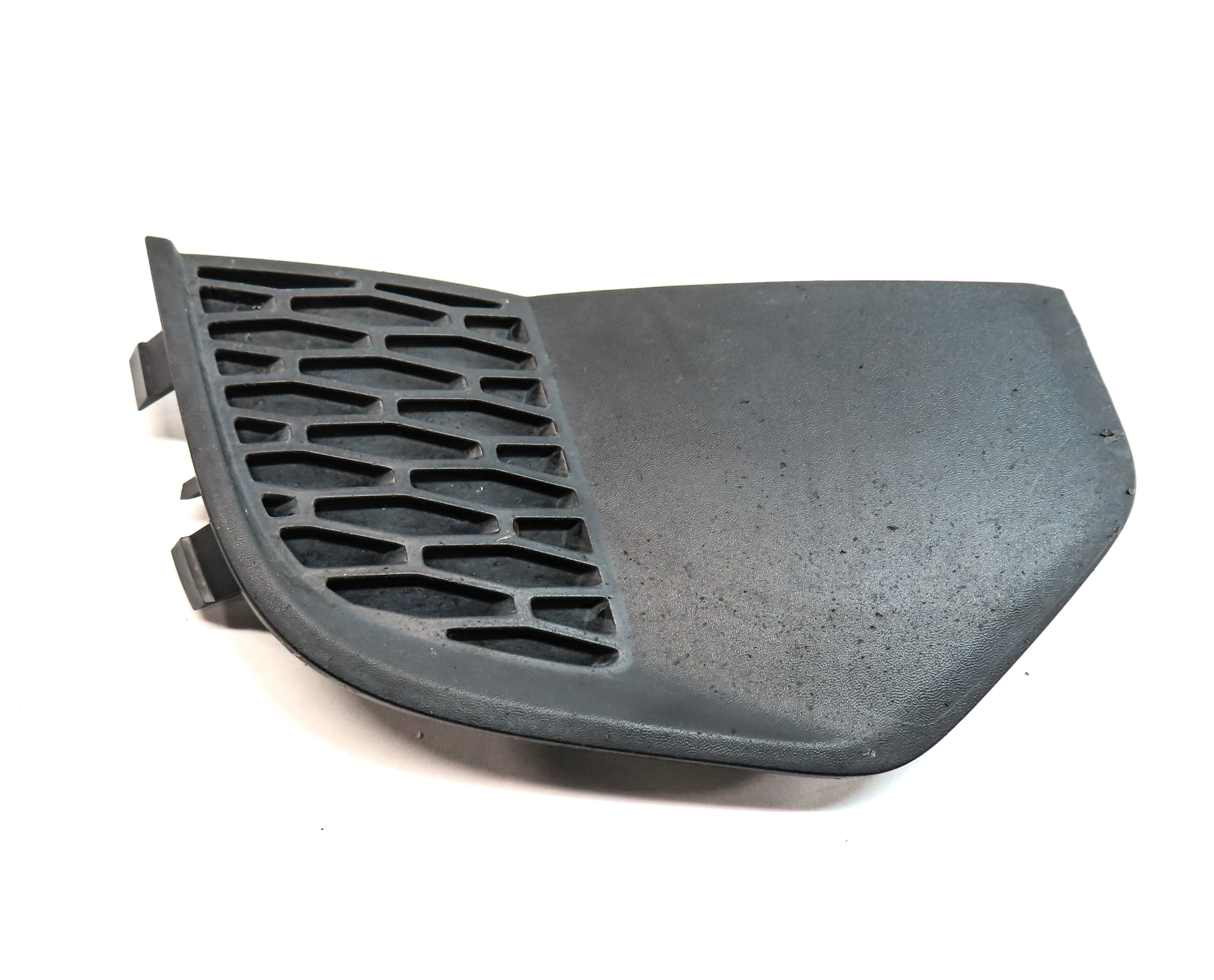 2016 LAND ROVER DISCOVERY SPORT (L550) FRONT RIGHT PASSENGER FOGLIGHT TRIM — exact item pictured