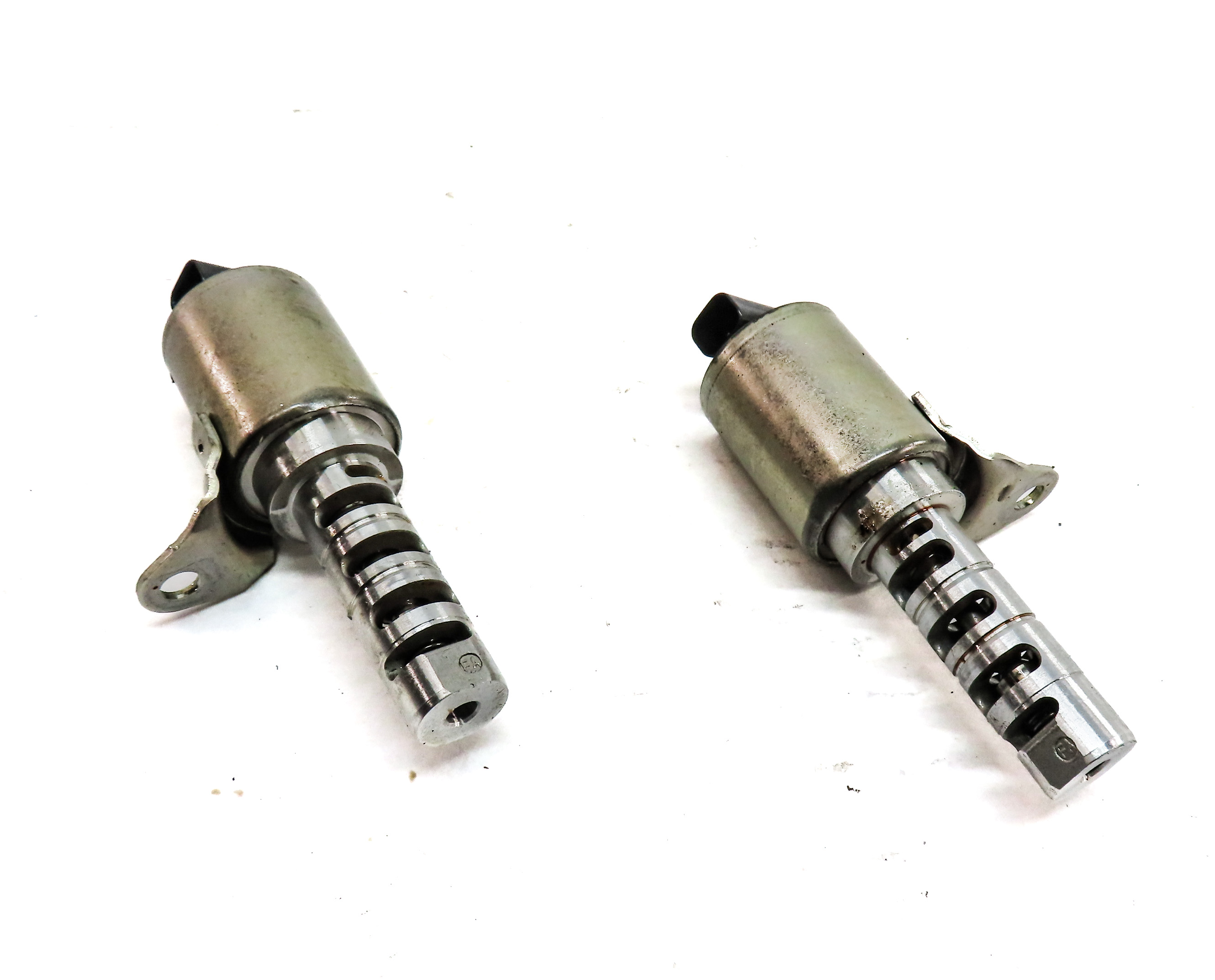 2016 ROVER DISCOVERY SPORT (L550) 2.0L VVT VARIABLE VANOS TIMING SOLENOID SET/2 — exact item pictured