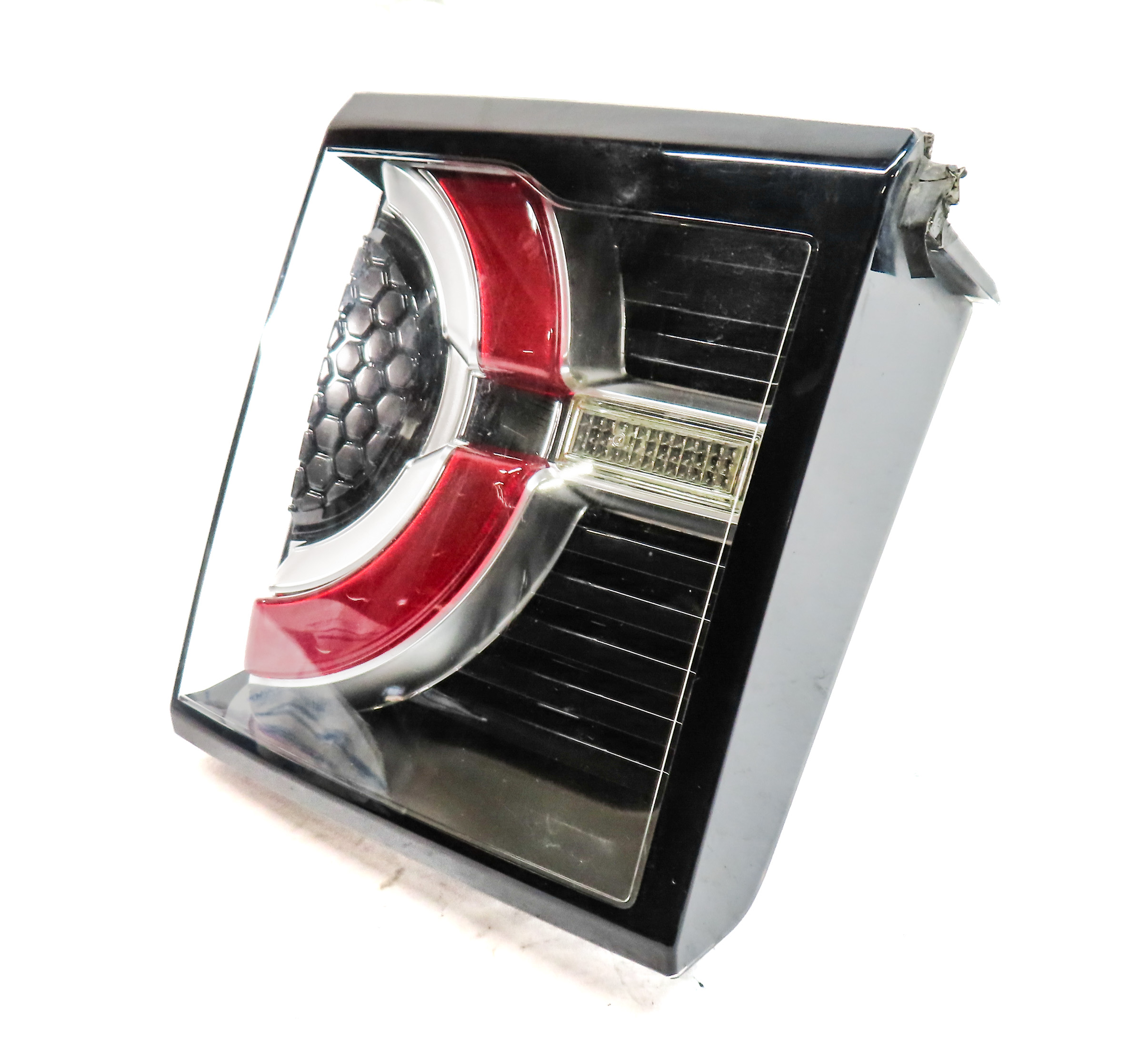 2015-2019 LAND ROVER DISCOVERY SPORT (L550) LEFT REAR INNER TAILLIGHT LIGHT LAMP — exact item pictured