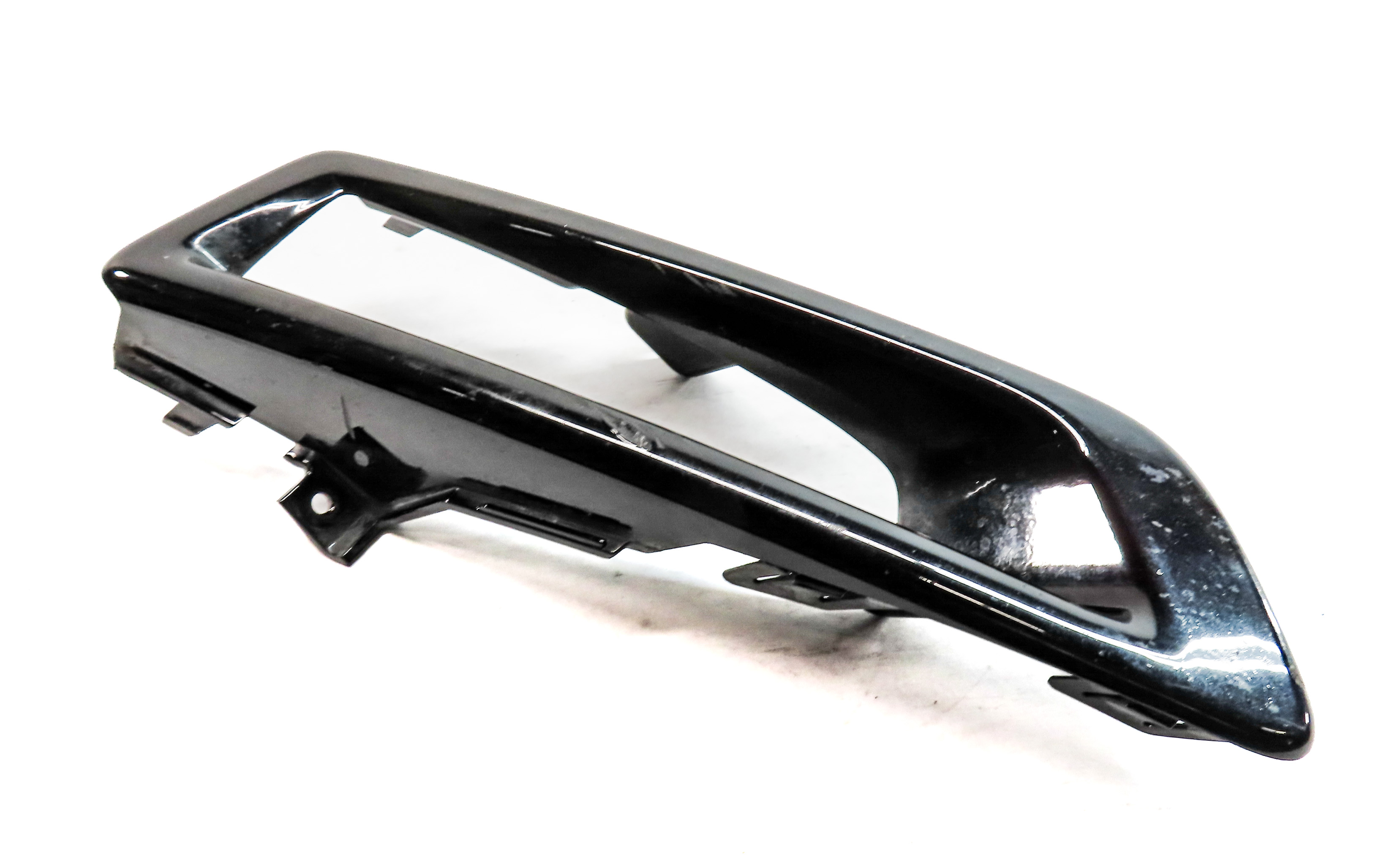2016 LAND ROVER DISCOVERY SPORT (L550) FRONT LEFT DRIVER FOGLIGHT FOG LIGHT TRIM — exact item pictured