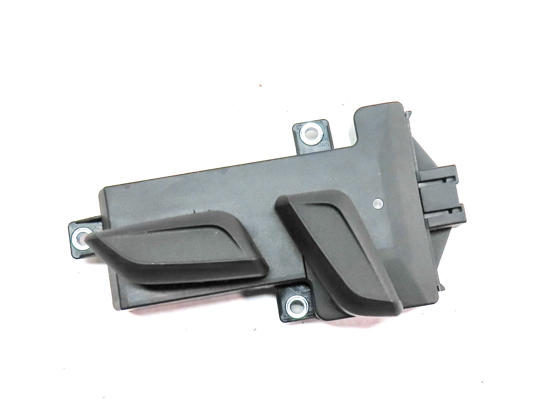 2017 AUDI Q7 (4M) FRONT RIGHT PASSENGER SEAT POSITION ADJUST SWITCH BUTTON — exact item pictured
