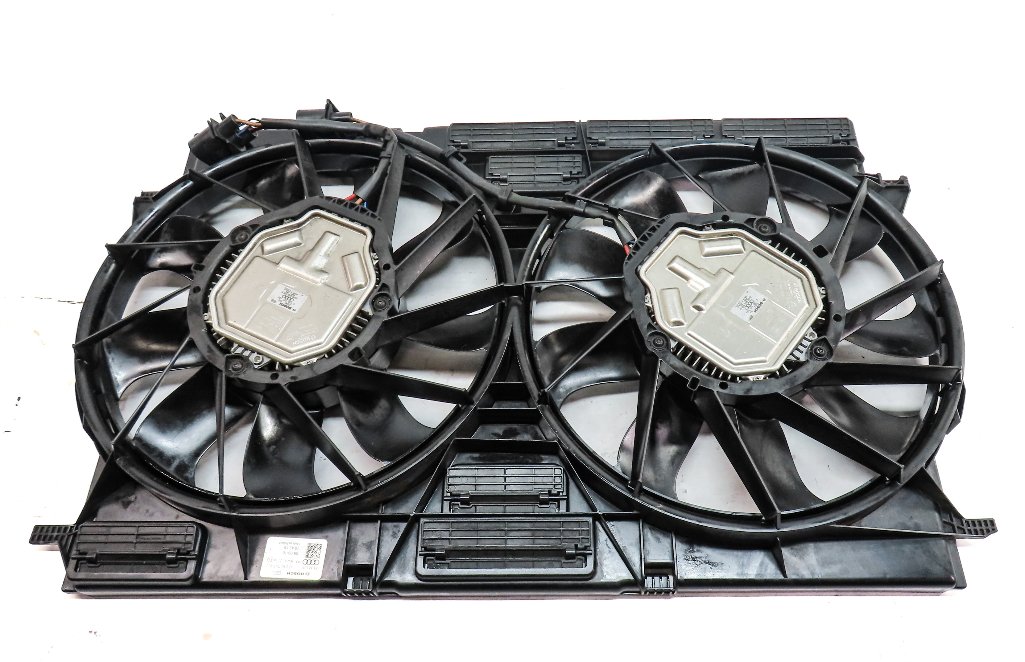 17-20 AUDI Q7 (4M) 3.0L SUPER RADIATOR COOLING FAN BLADE MOTOR SHROUD ASSEMBLY — exact item pictured