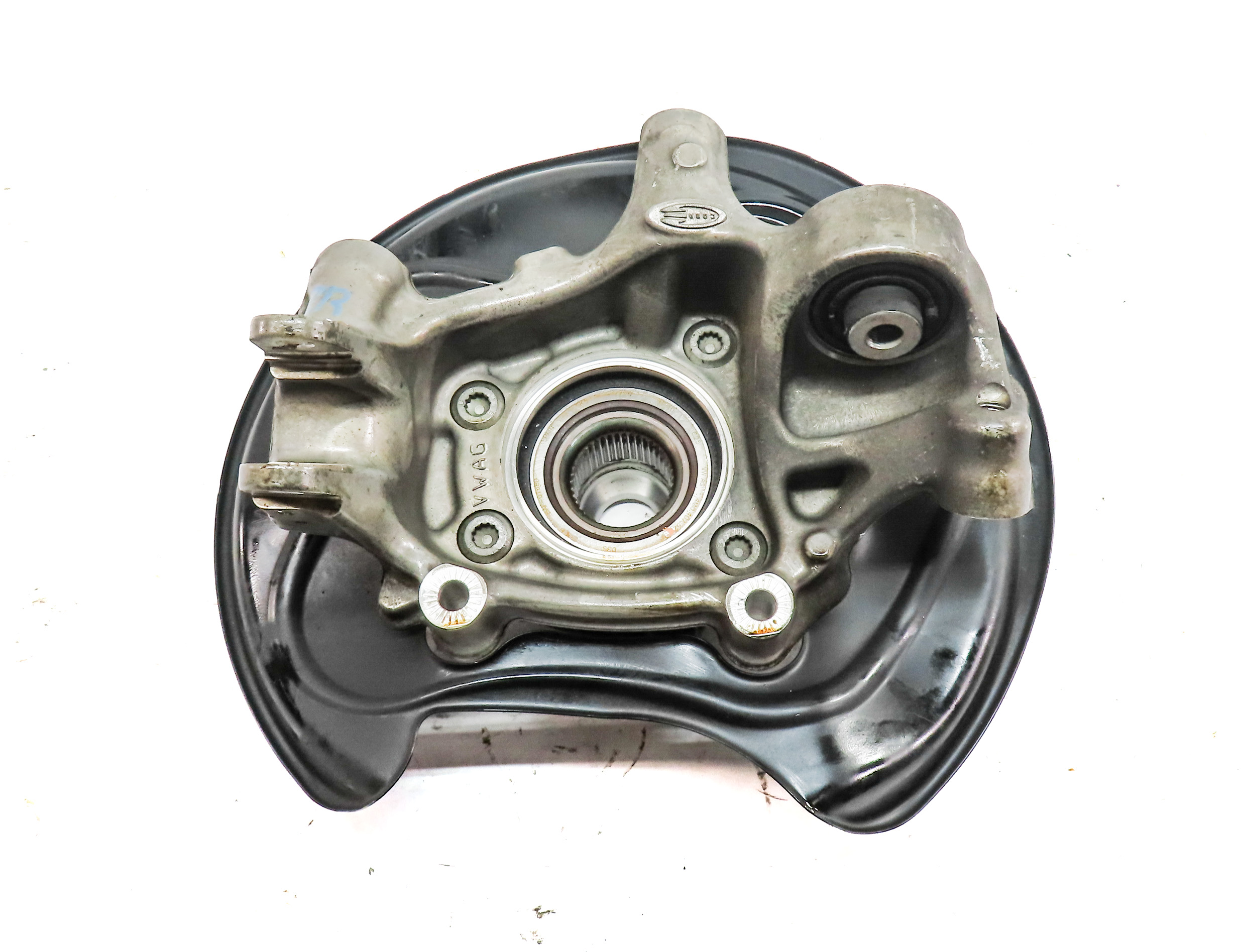 2017-2022 AUDI Q7 (4M) REAR RIGHT PASSENGER SPINDLE KNUCKLE WHEEL HUB w/ SHIELD — exact item pictured