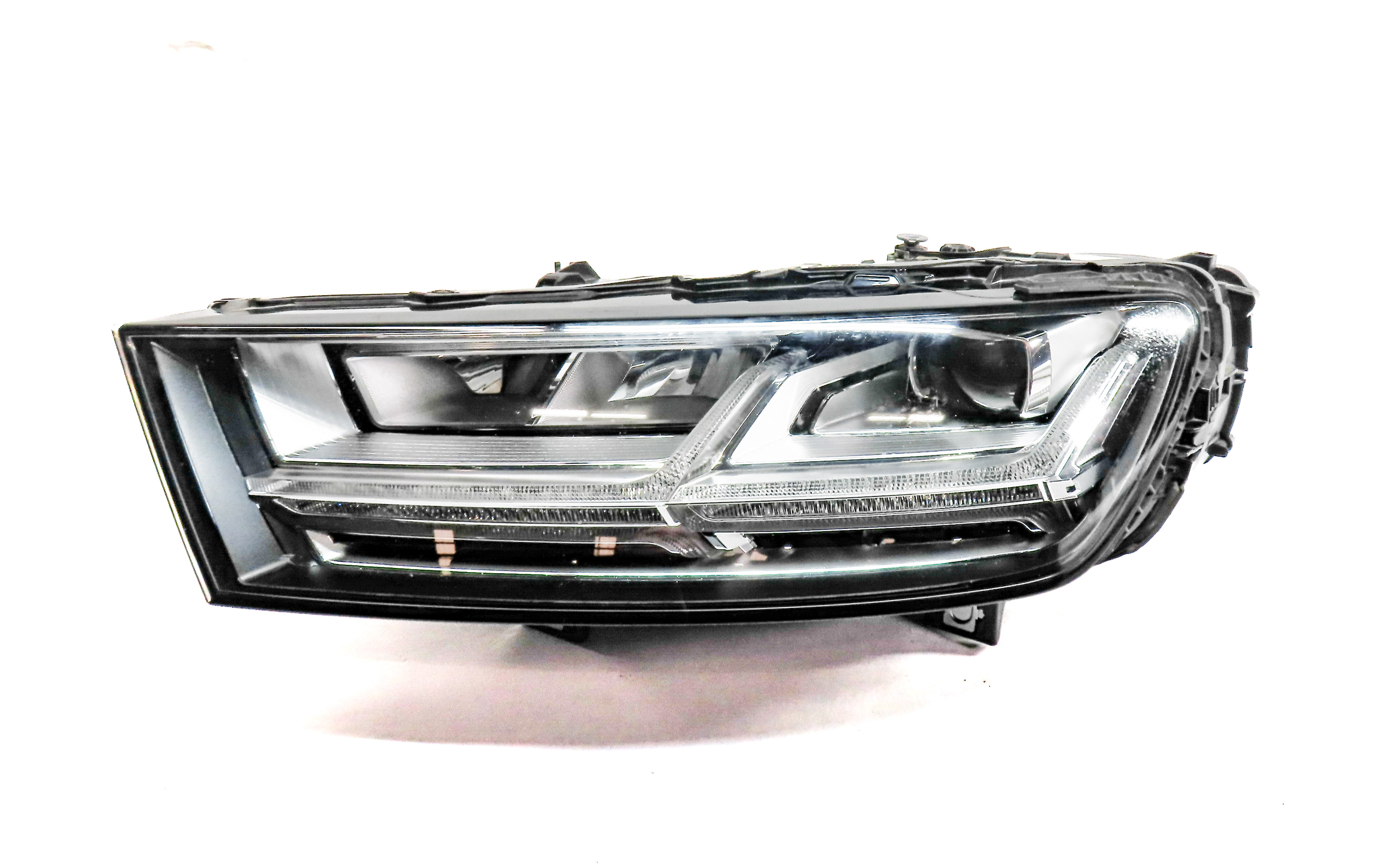17-19 AUDI Q7 (4M) LEFT FRONT DRIVER DYNAMIC LED HEADLIGHT LIGHT LAMP (8Q3) — exact item pictured