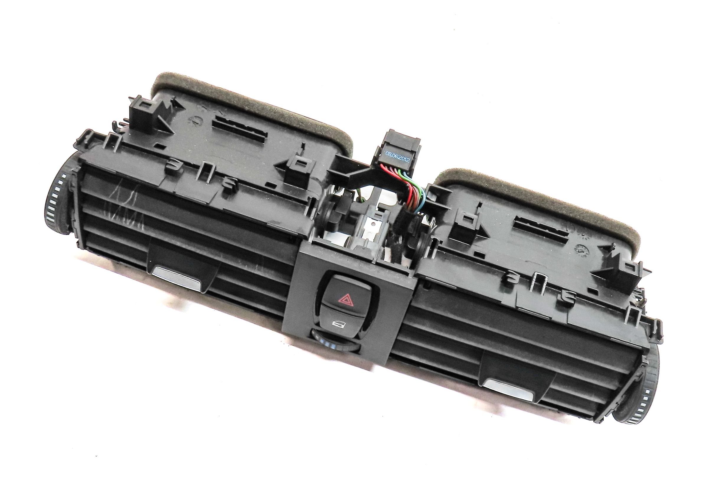 2013 BMW ACTIVE HYBRID 3 (F30) FRONT CENTER DASH HEAT AIR AC HVAC DUAL VENT — exact item pictured
