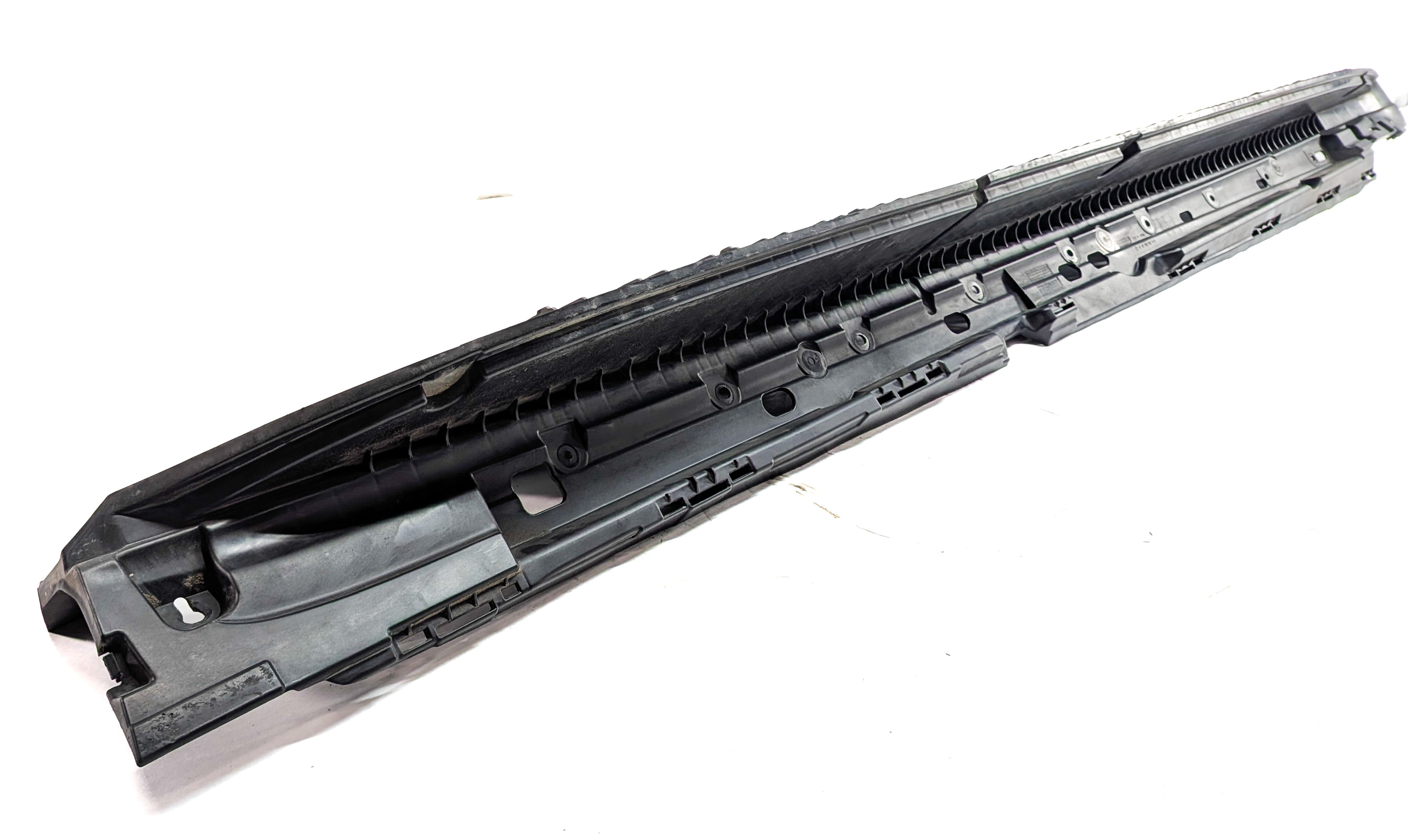13-19 MERCEDES GL GLS CLASS (X166) LEFT DRIVER SIDE RUNNING BOARD MOUNT BRACKET — exact item pictured