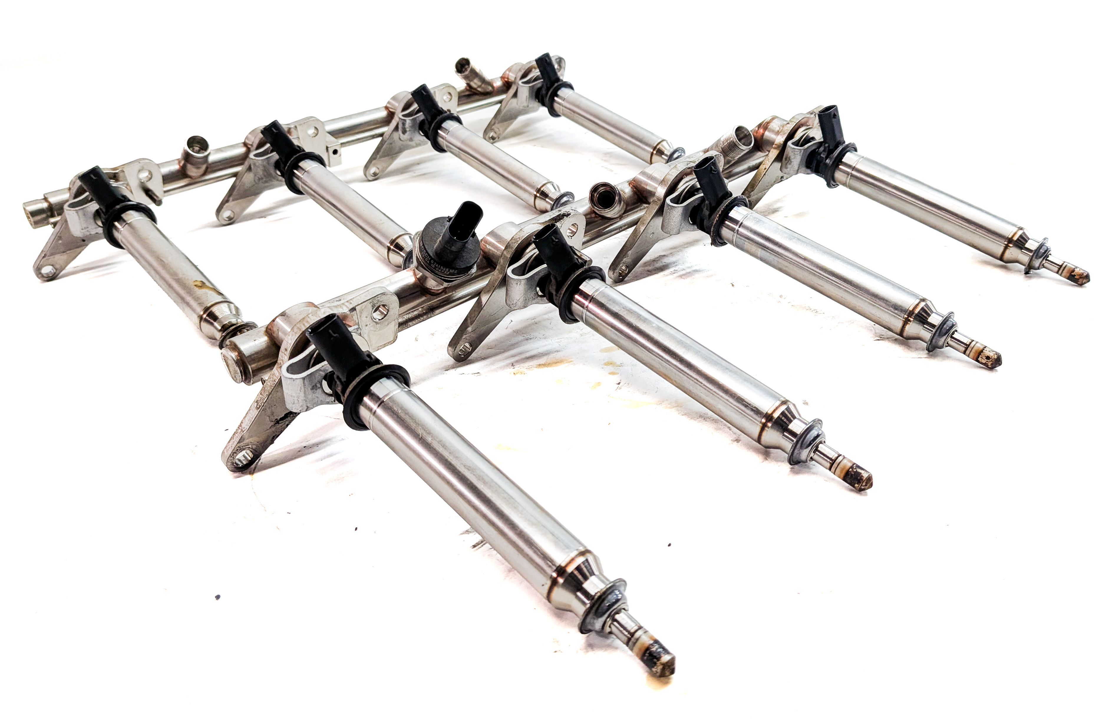 2013 MERCEDES GL550 (X166) 4.6L (278.928) ENGINE FUEL INJECTOR SET/8 w/ RAILS — exact item pictured