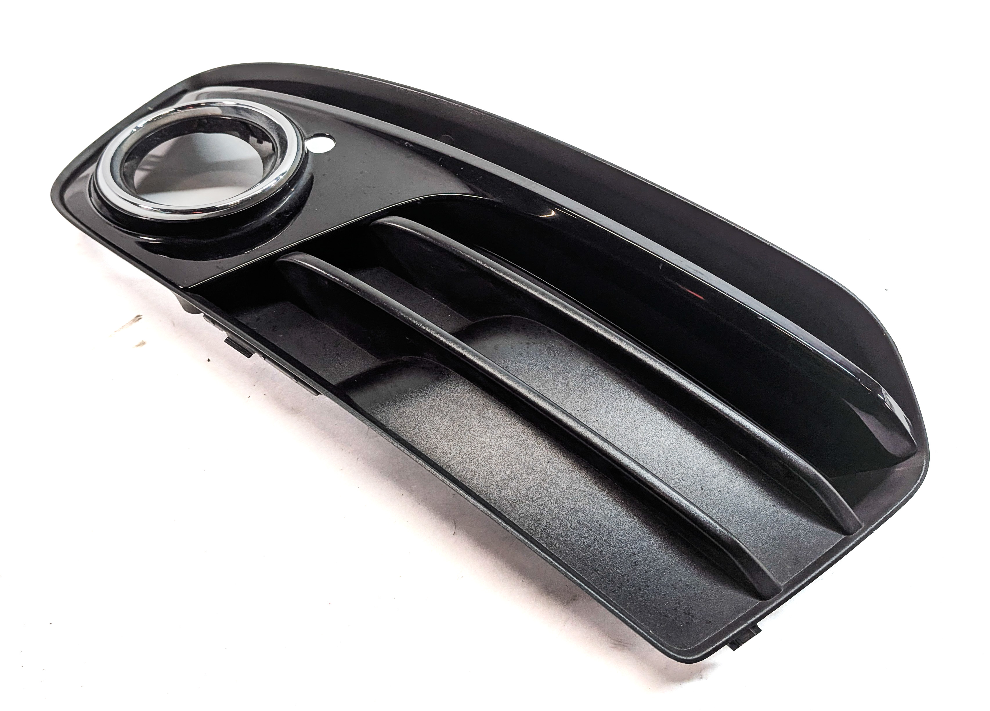 2013-2016 AUDI Q5 (B8 8R) FRONT LEFT DRIVER LOWER FOGLIGHT GRILLE TRIM (BLACK) — exact item pictured