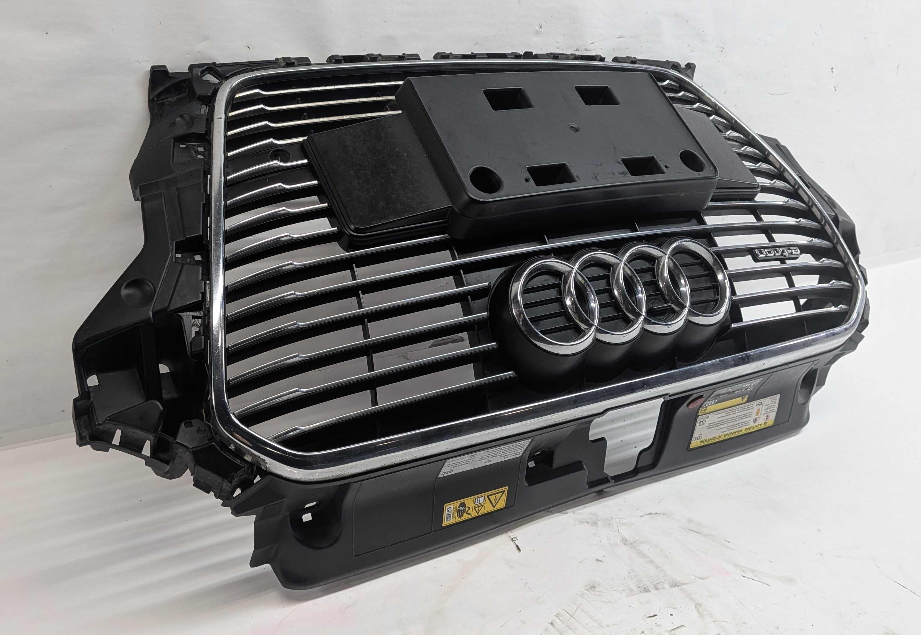 16-18 AUDI A3 E-TRON (8VF) HYBRID FRONT CENTER MAIN AIR VENT GRILLE w/ EMBLEM — exact item pictured
