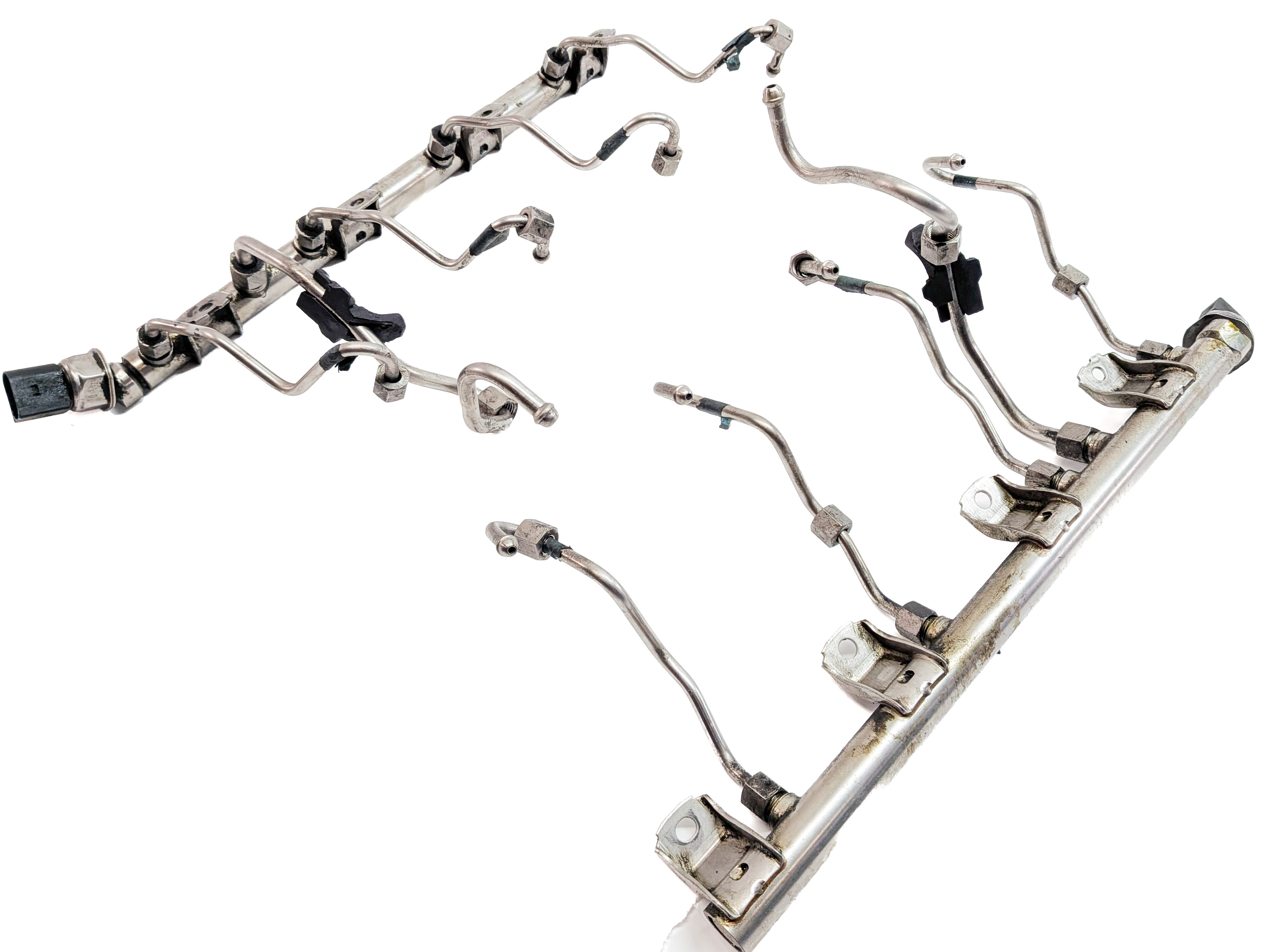 2009 BMW 750I (F01) 4.4L (N63) ENGINE FUEL INJECTOR RAIL SET/2 w/ FUEL LINES — exact item pictured