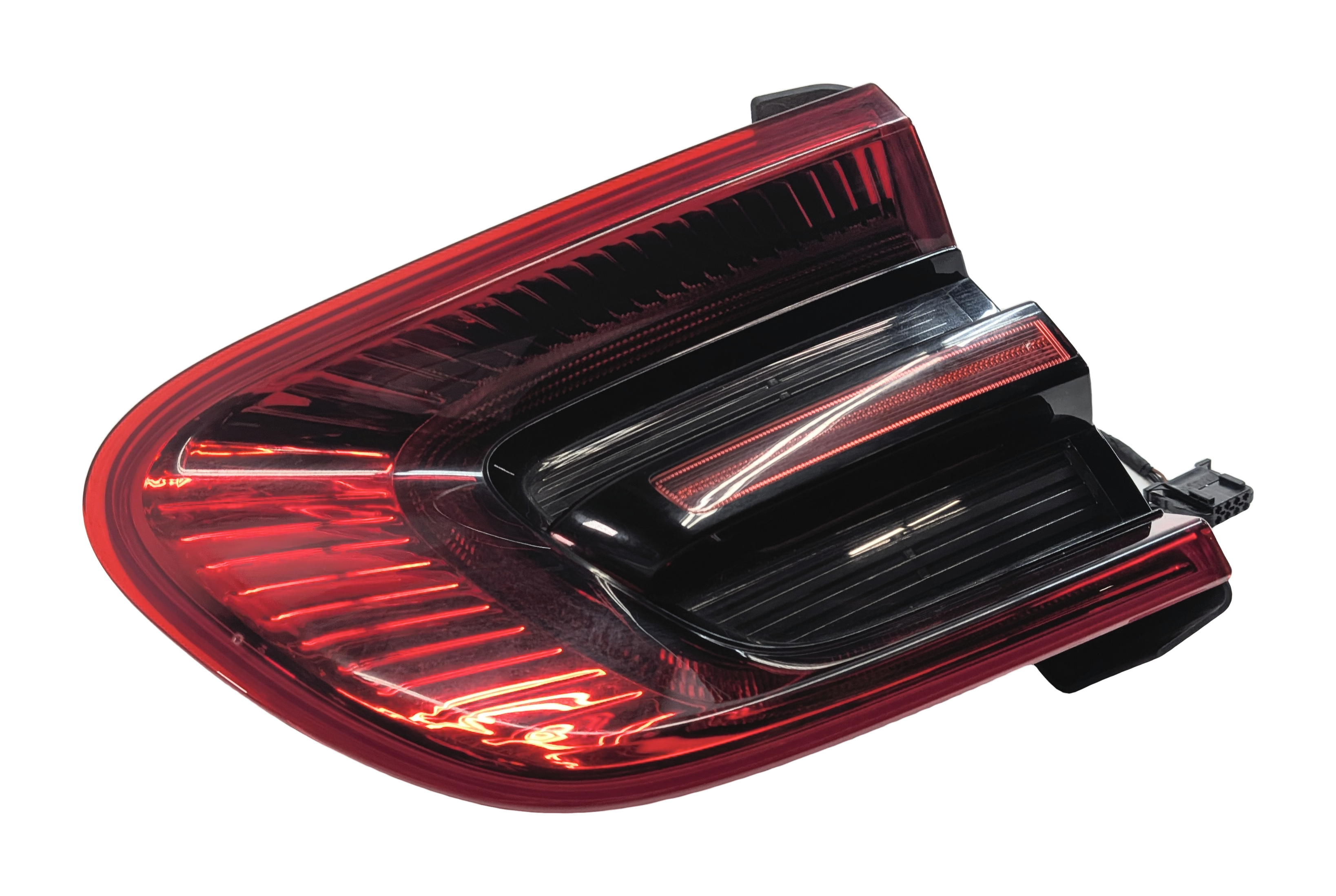 2015-2018 PORSCHE MACAN 95B REAR LEFT DRIVER GATE MOUNTED TAILLIGHT BRAKE LAMP — exact item pictured
