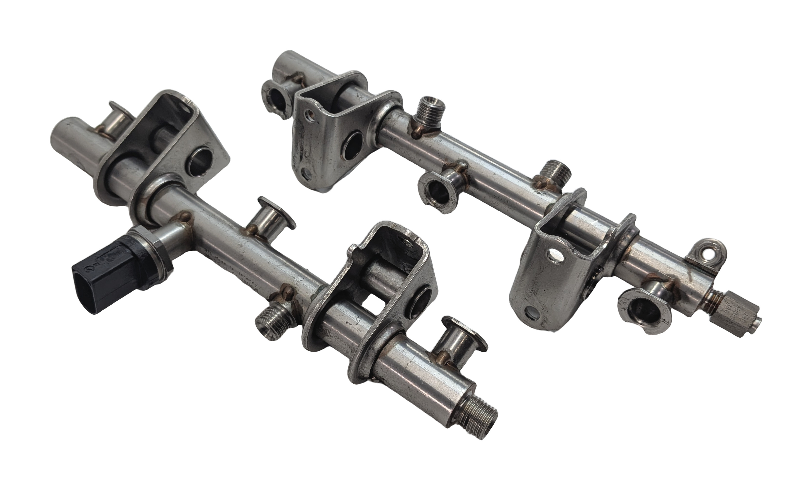 2015 PORSCHE MACAN (95B) 3.6L TURBO (MCT.LA) ENGINE FUEL INJECTION RAIL SET/2 — exact item pictured
