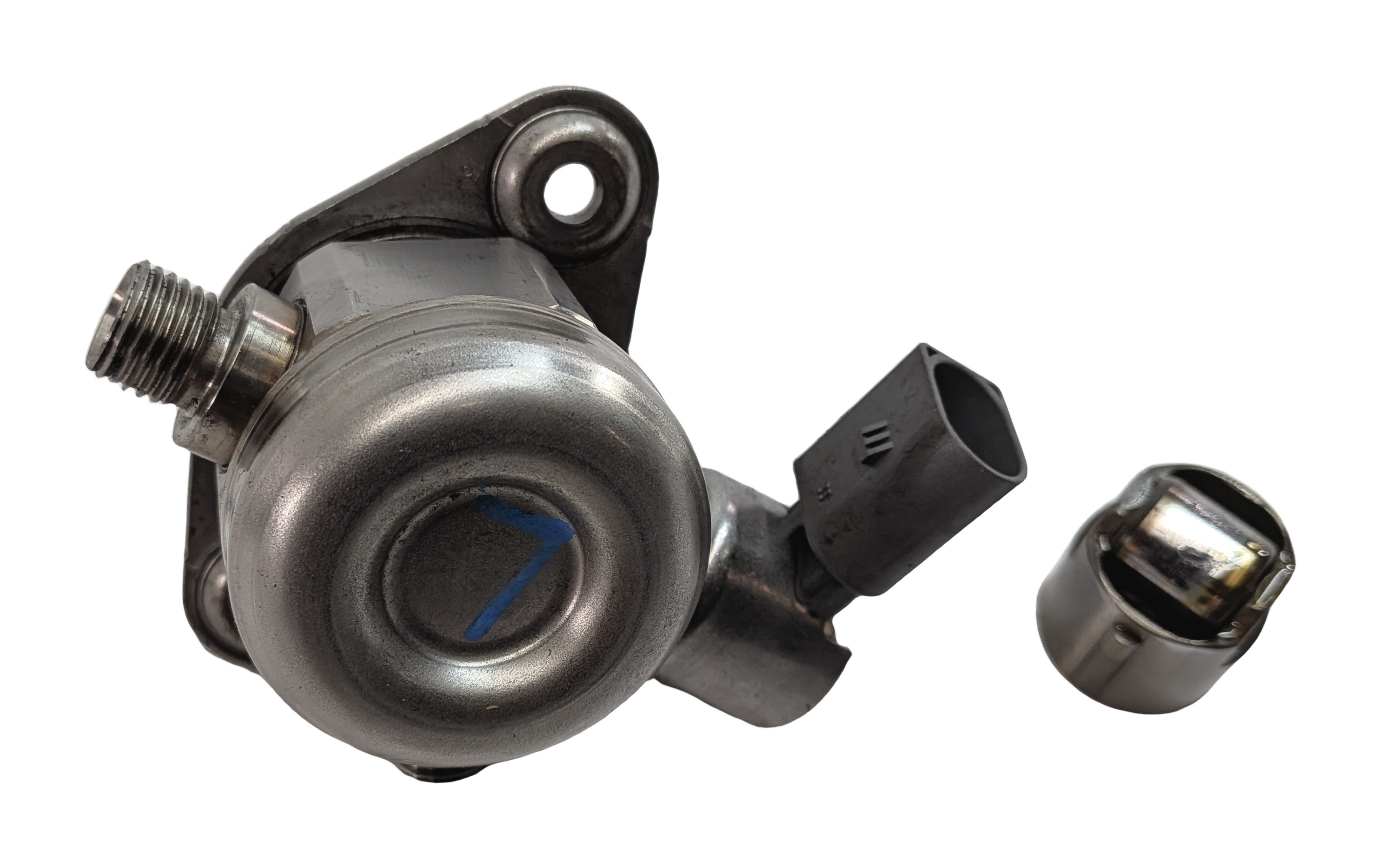 08-14 BMW 550i 650i 750i X5 X6 (F01 F10 E70 E71) 4.4L N63 MECHANICAL FUEL PUMP — exact item pictured