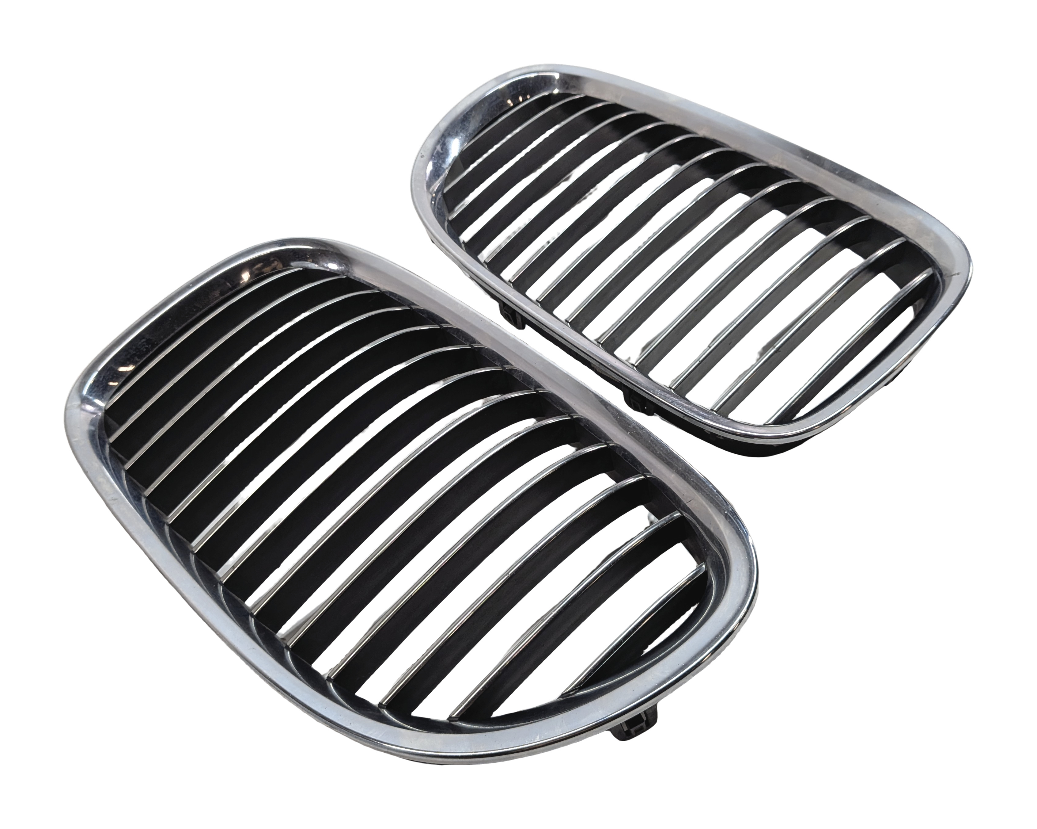 2009-2012 BMW 740i 750i 760i B7 (F01) FRONT LEFT & RIGHT UPPER HOOD GRILLE SET/2 — exact item pictured