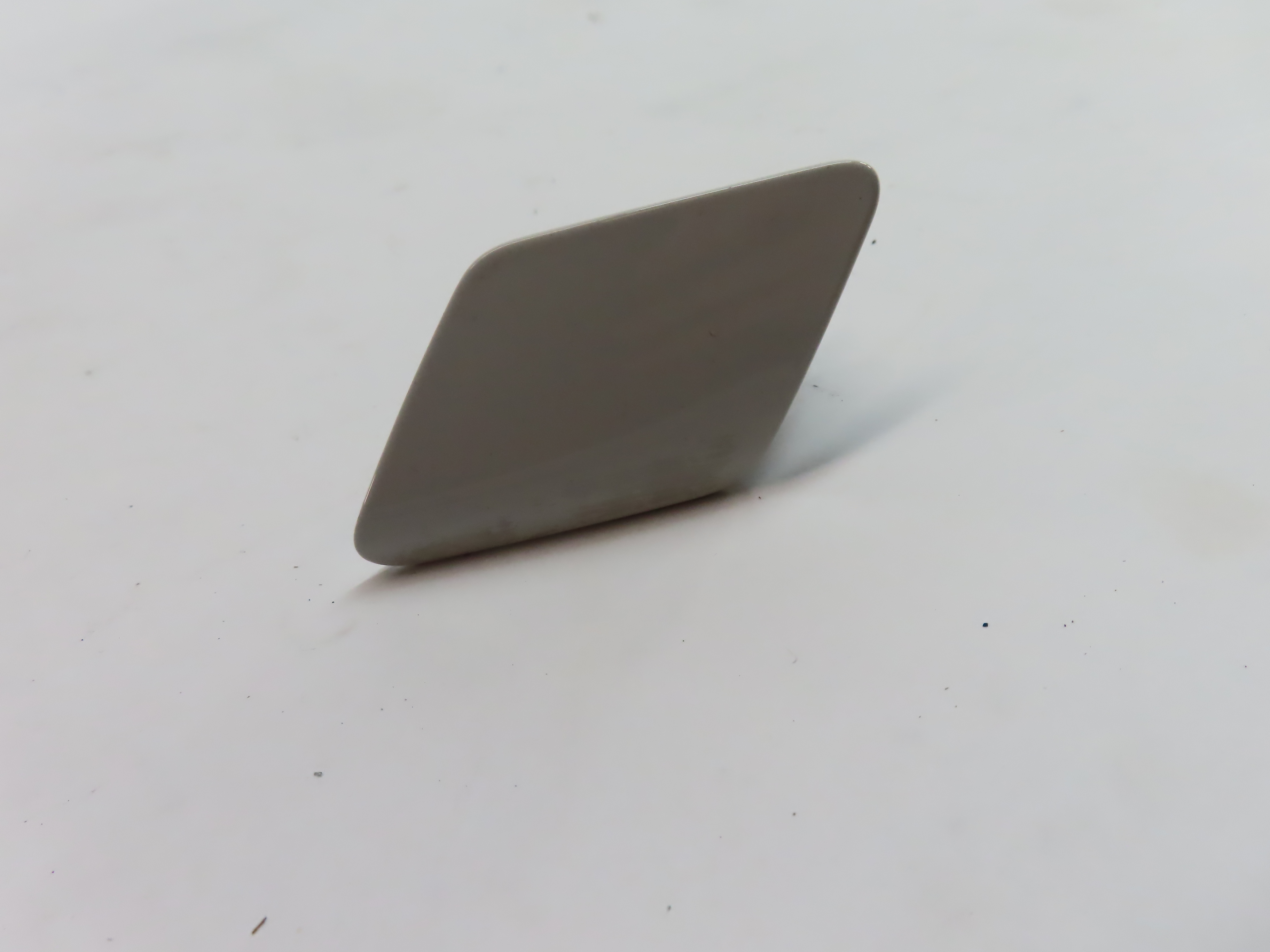 2014 BMW 328XI WAGON (F30) FRONT LEFT DRIVER HEADLIGHT WASHER COVER TRIM (White) — exact item pictured
