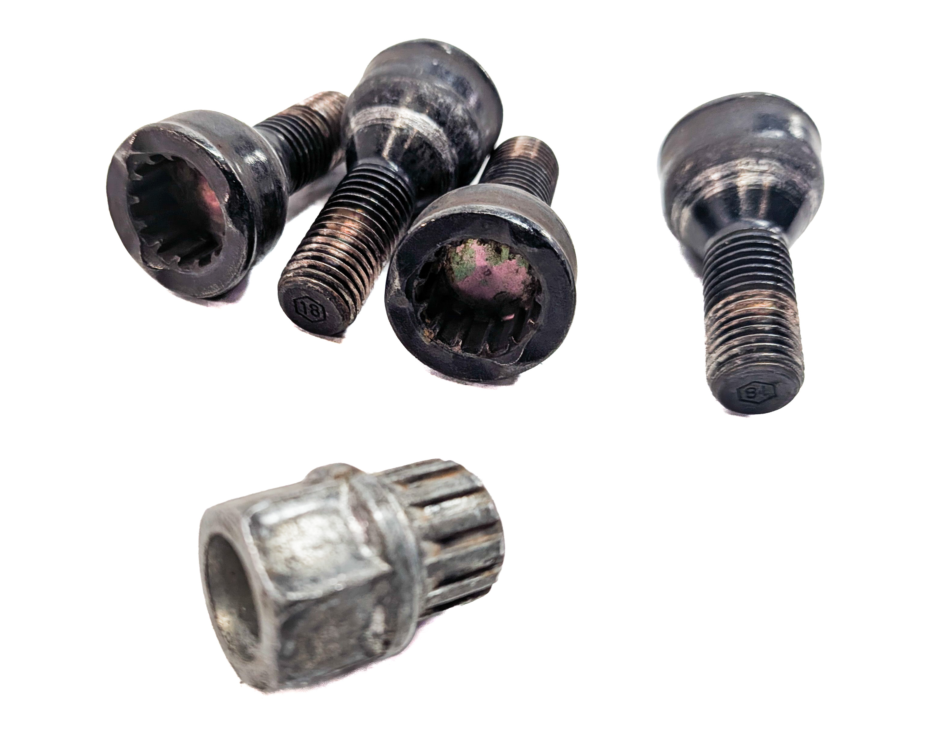 2004 BMW Z4 (E85) WHEEL RIM LUG LUGNUT LOCKING LOCK NUT SET/4 w/ KEY — exact item pictured
