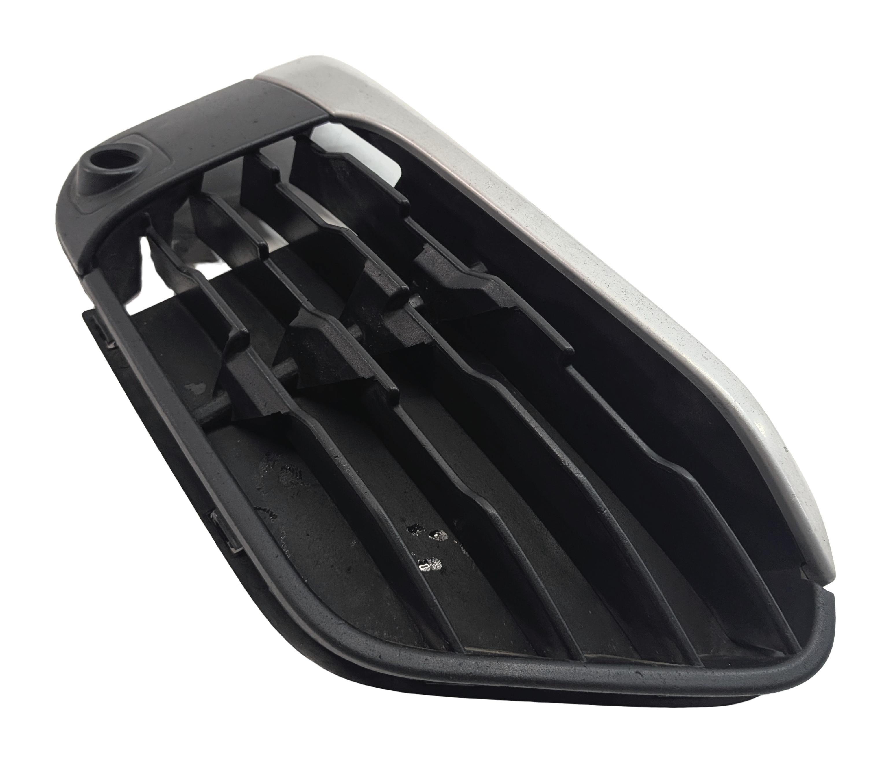 2016-2019 BMW X1 (F48) RIGHT FRONT PASSENGER LOWER BUMPER AIR VENT GRILLE TRIM — exact item pictured