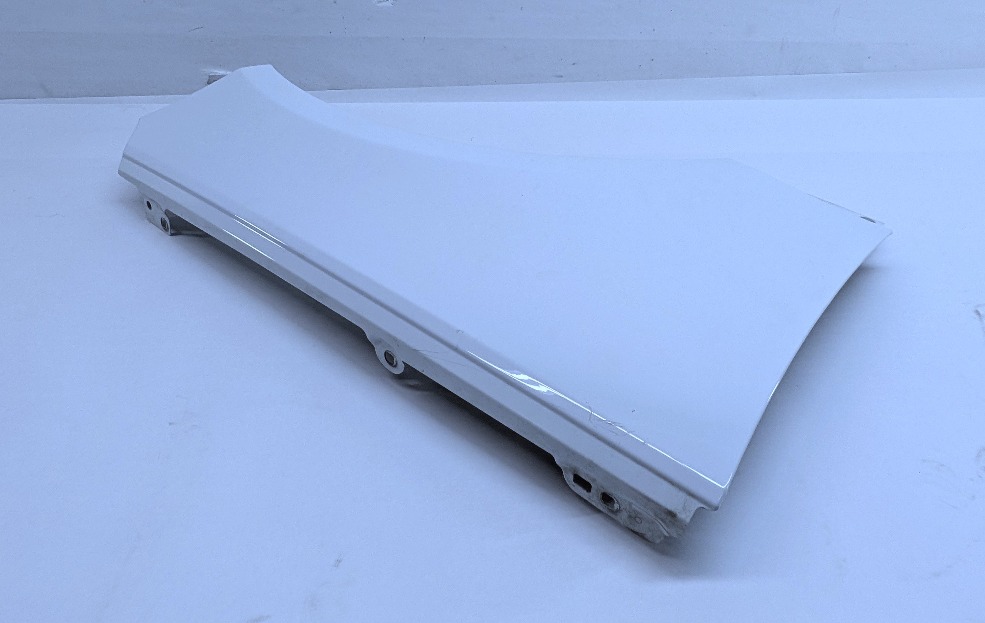 2013-2021 RANGE ROVER (L405) RIGHT FRONT PASSENGER FENDER (White) — exact item pictured