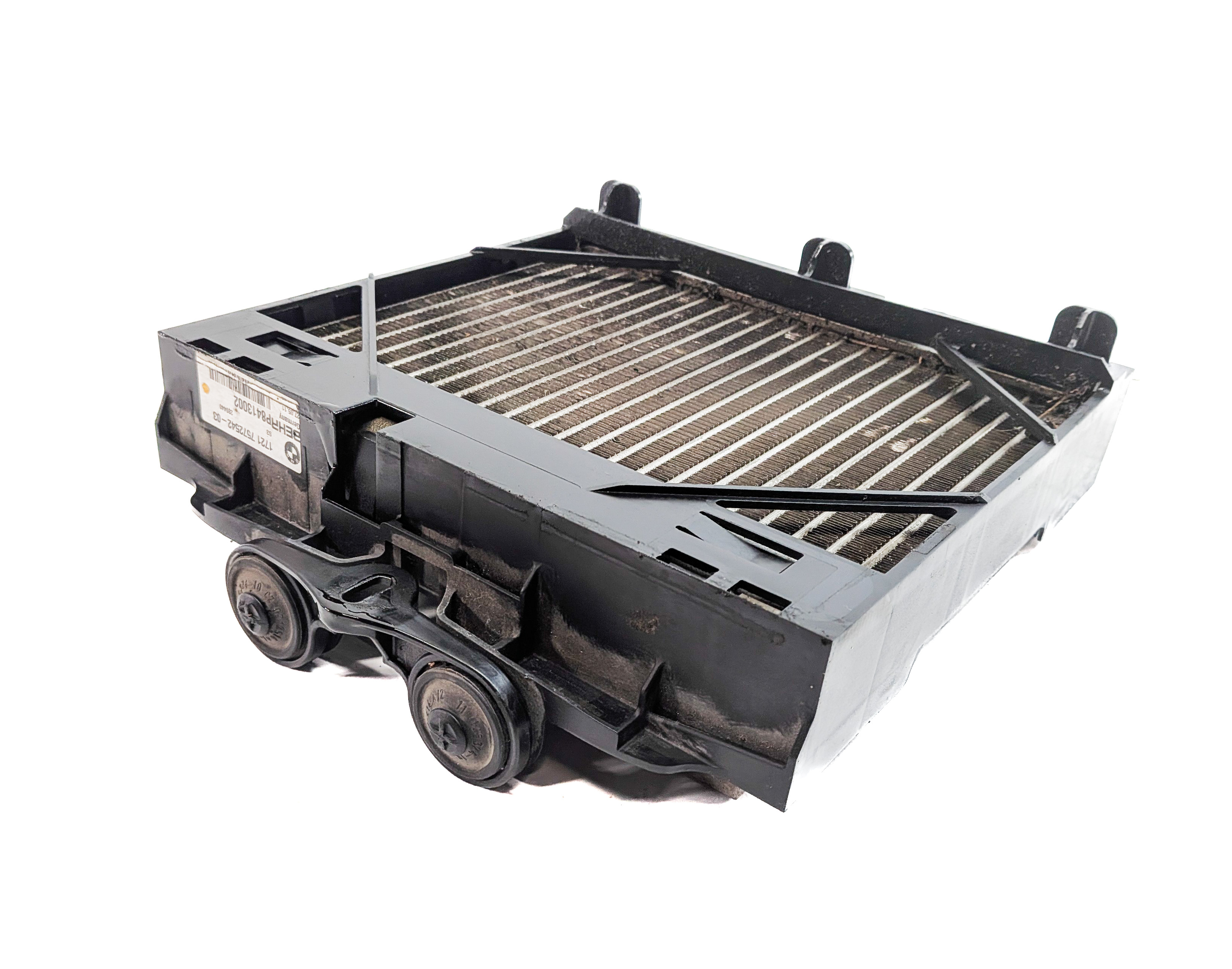 10-19 BMW 535i 550i 640i 740i 750i 760i (F01 F07 F10) ENGINE OIL COOLER RADIATOR — exact item pictured