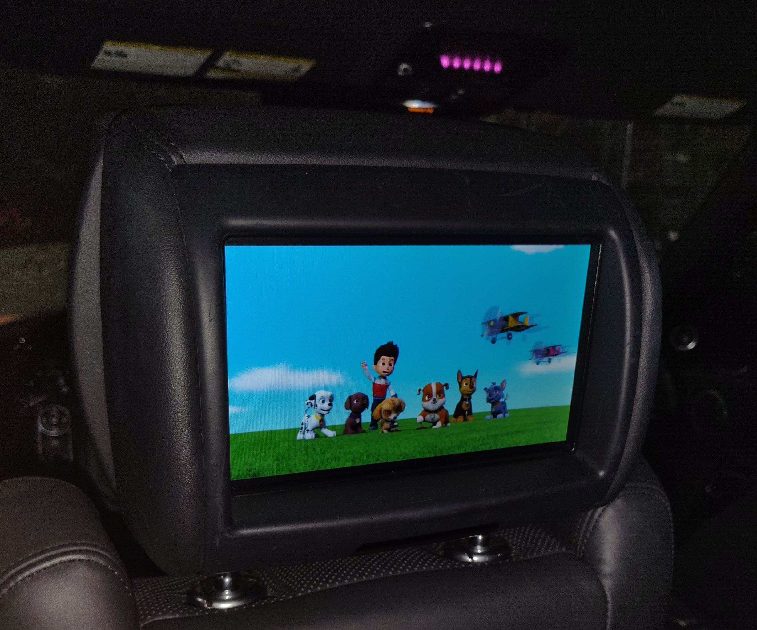 13-16 RANGE ROVER L405 FRONT LEFT or RIGHT SEAT HEADREST w/MEDIA SCREEN (Black) — exact item pictured