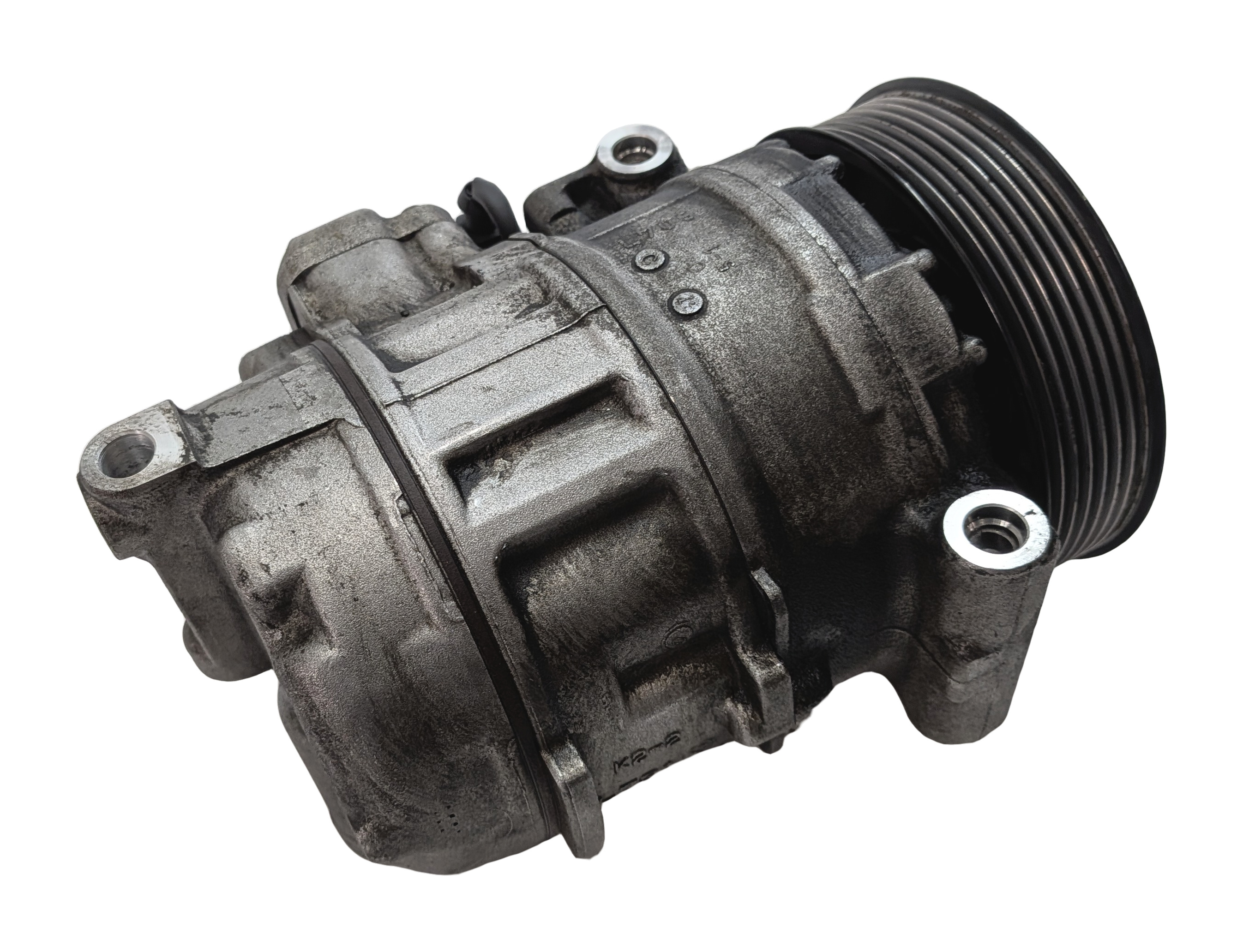 11-18 PORSCHE CAYENNE (958) 4.8L M48 V8 - A/C AIR CONDITIONING COMPRESSOR PUMP — exact item pictured