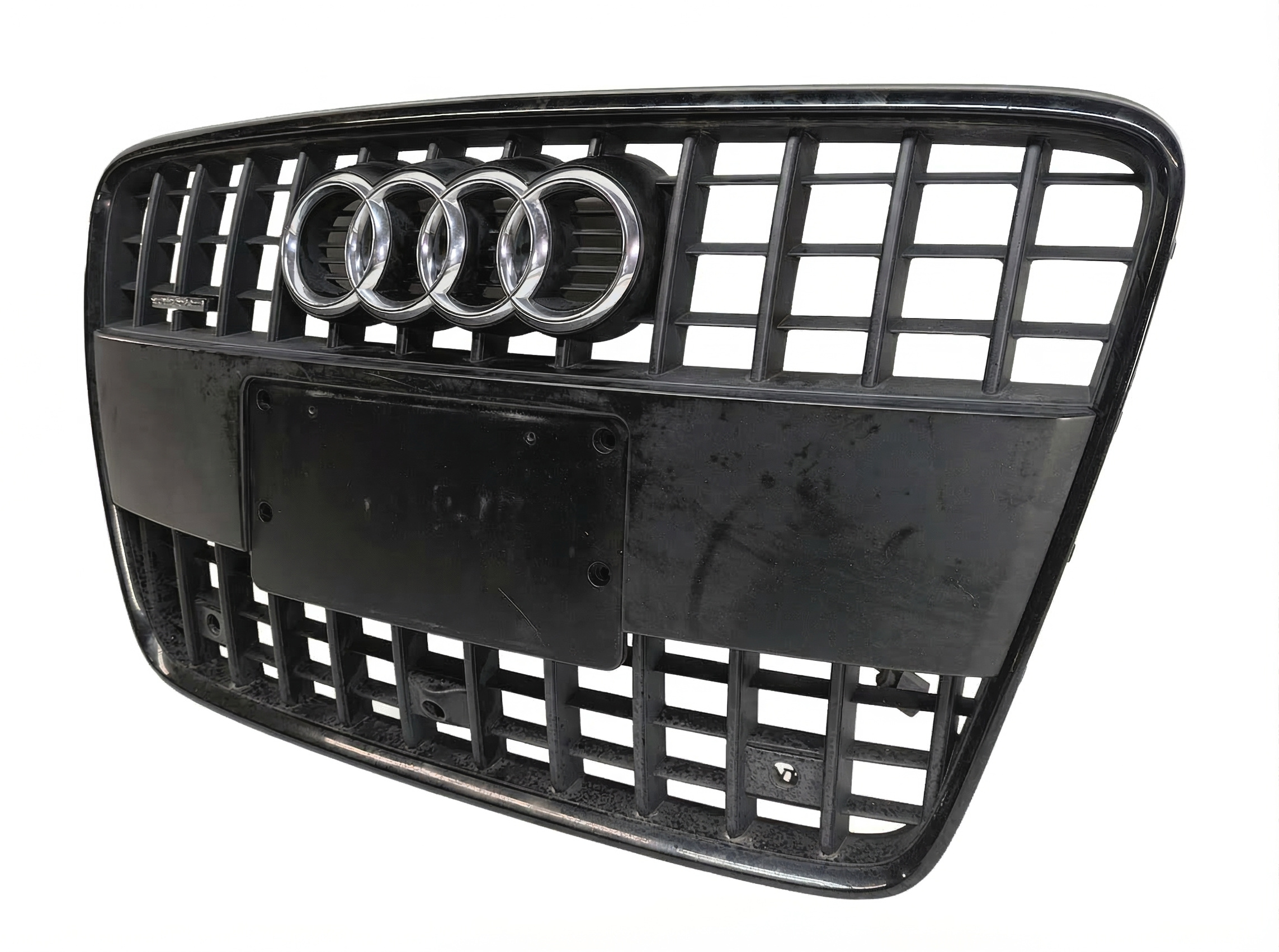 13-15 AUDI Q7 4L FRONT CENTER PRIMARY GRILLE TRIM LOGO OPT PQX S-LINE APPEARANCE — exact item pictured