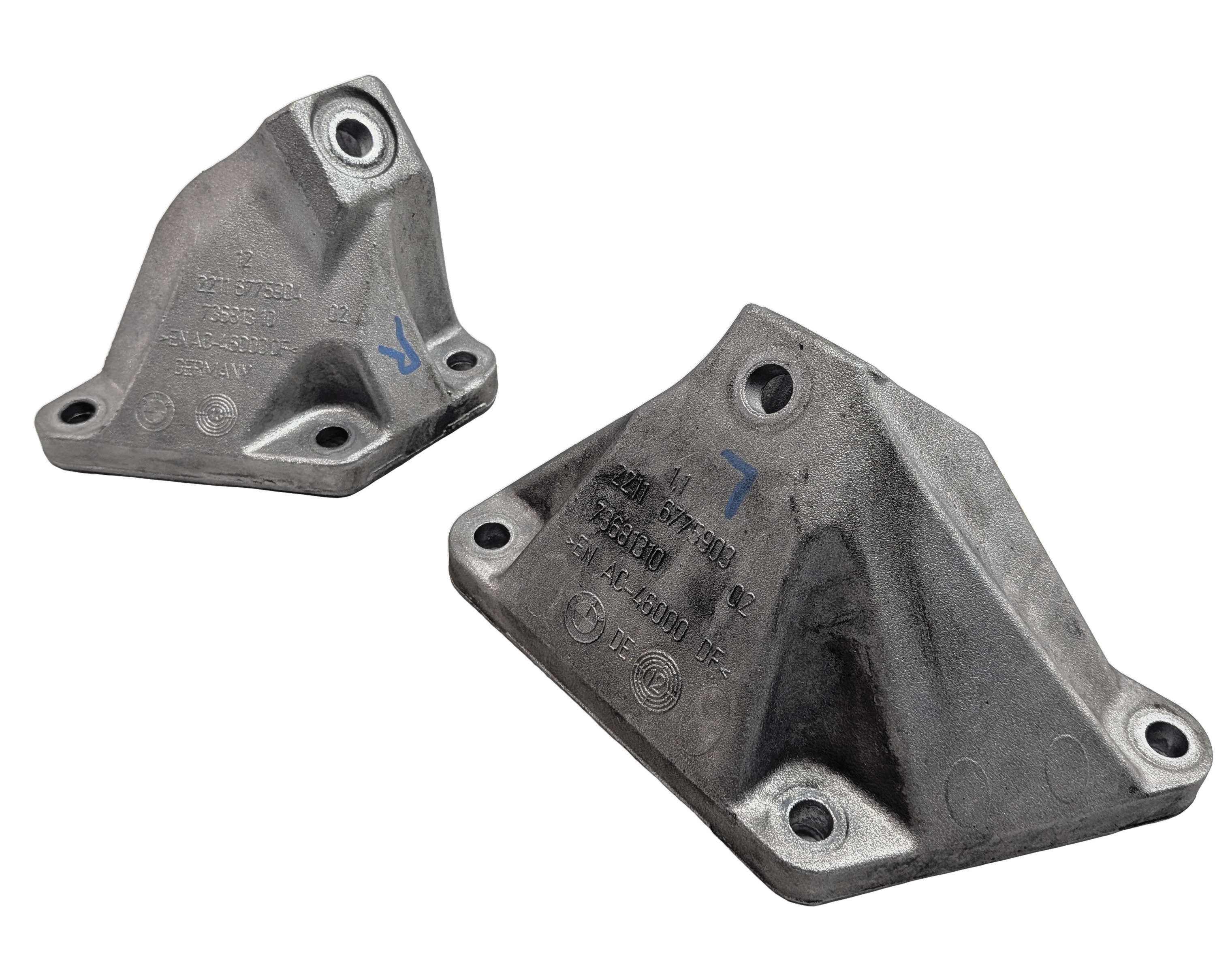 2014 BMW 550I (F10) 4.4L (N63) ENGINE MOTOR MOUNT SUPPORT BRACKET SET/2 — exact item pictured