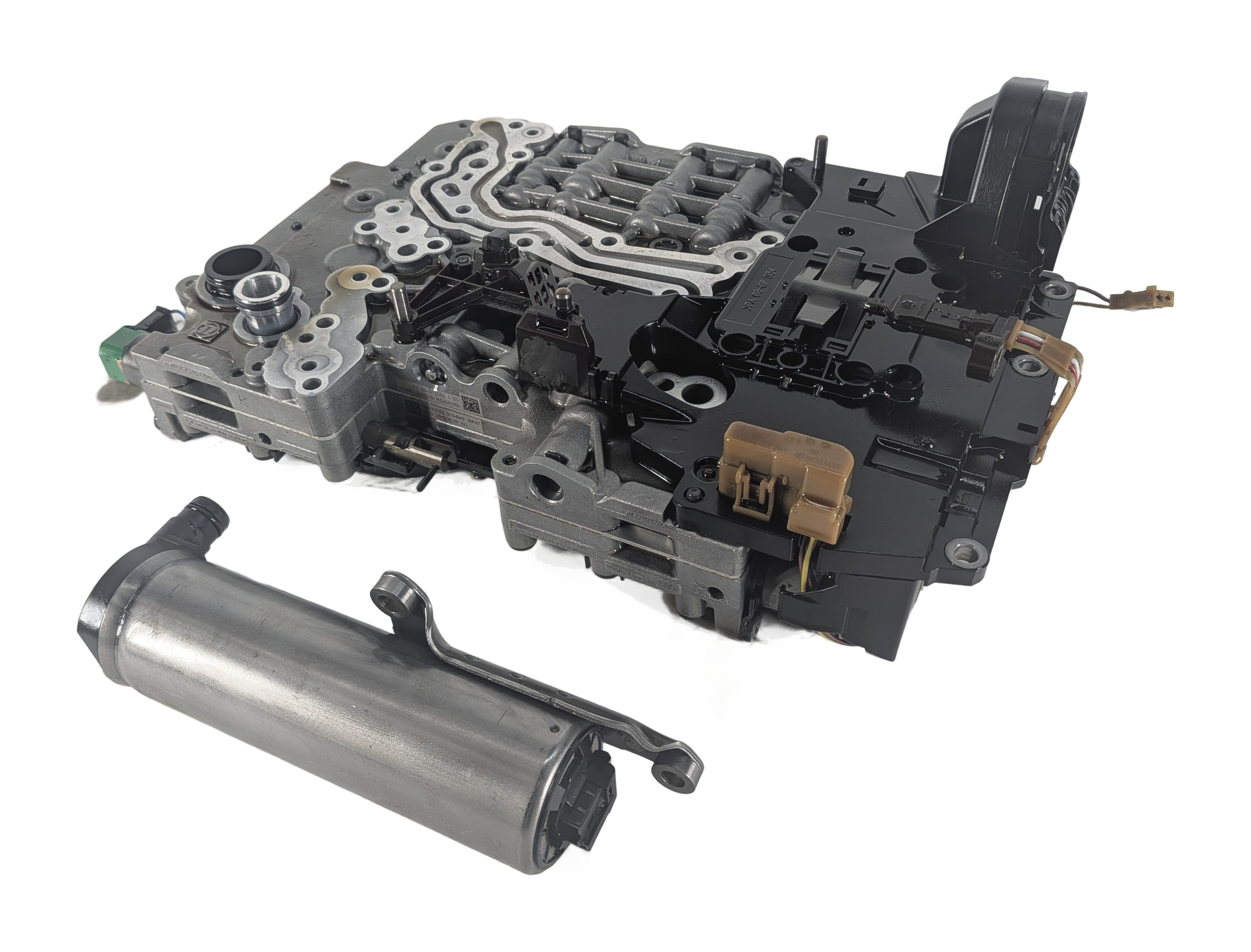 13-19 BMW 550i 650i 750i (F01 F02 F10) 8HP70 TRANSMISSION VALVE BODY w/ OIL PUMP — exact item pictured