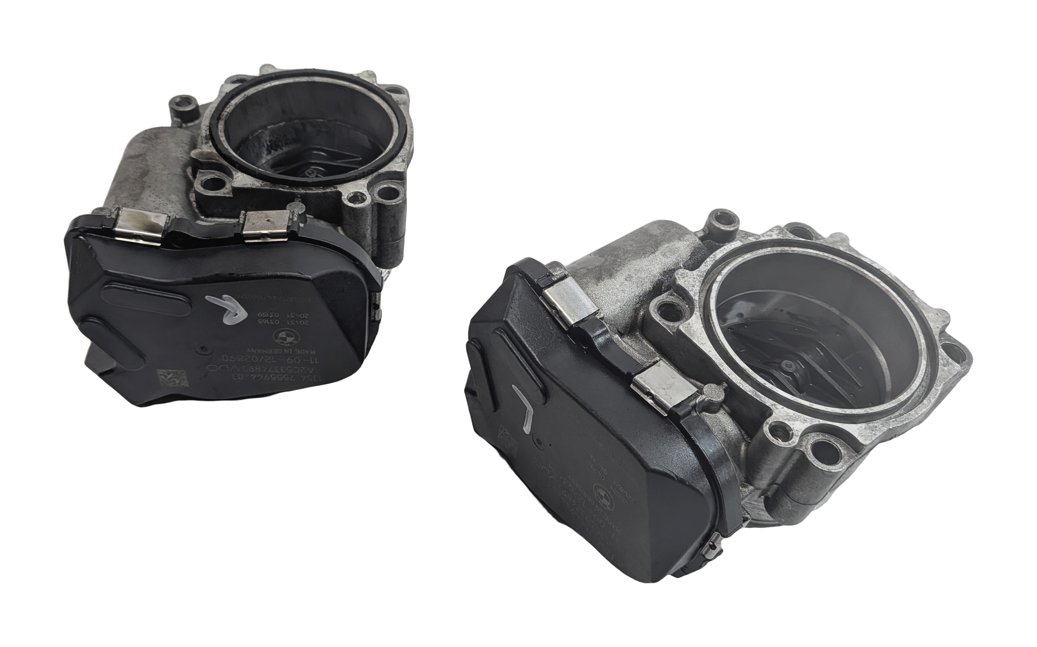 08-18 BMW 5 6 7 M5 M6 (E70 F01 F10 F12 F15 F16) 4.4L ENGINE THROTTLE BODY SET-2 — exact item pictured