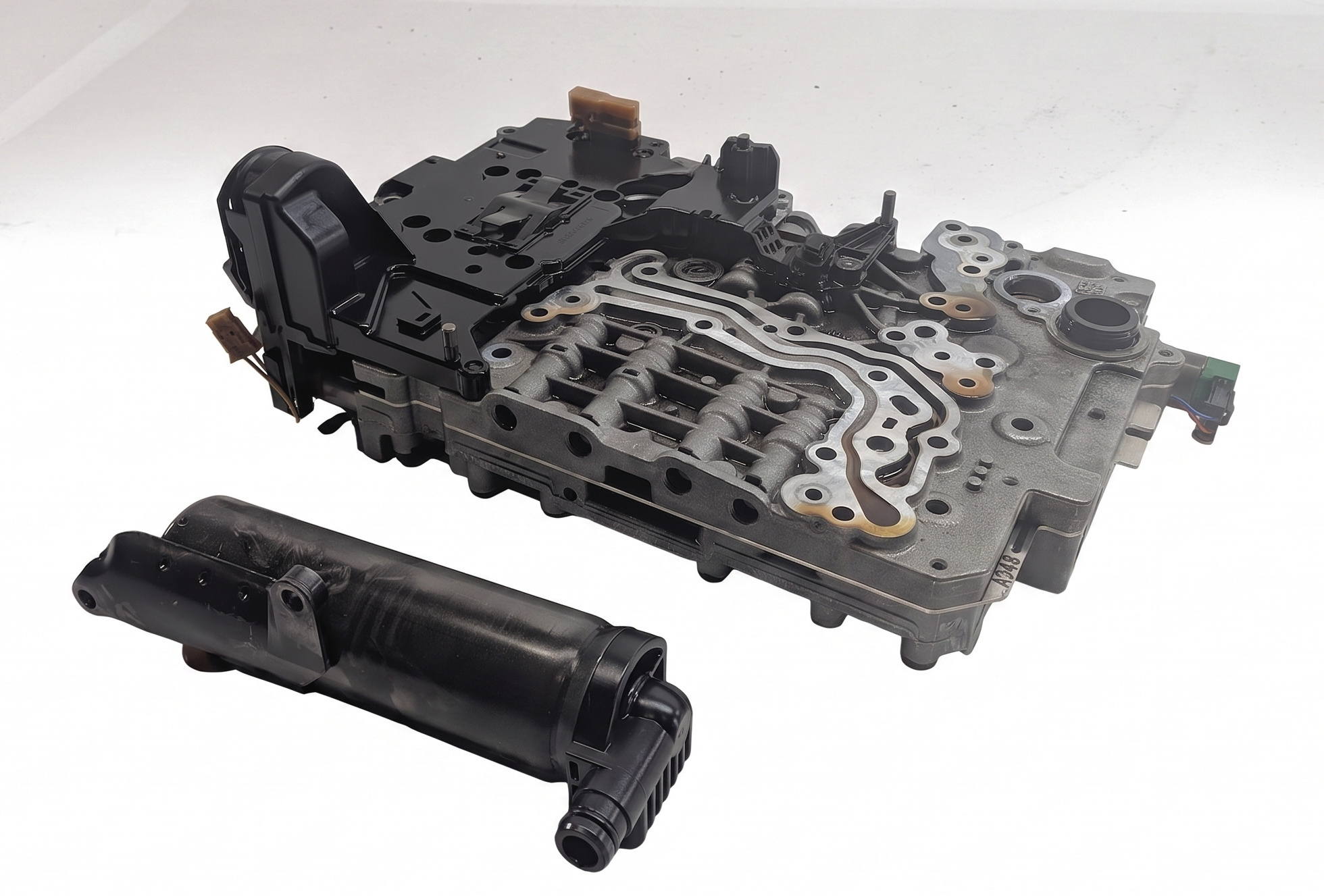 13-19 BMW 550i 650i 750i (F01 F02 F10) 8HP70 TRANSMISSION VALVE BODY w/ OIL PUMP — exact item pictured