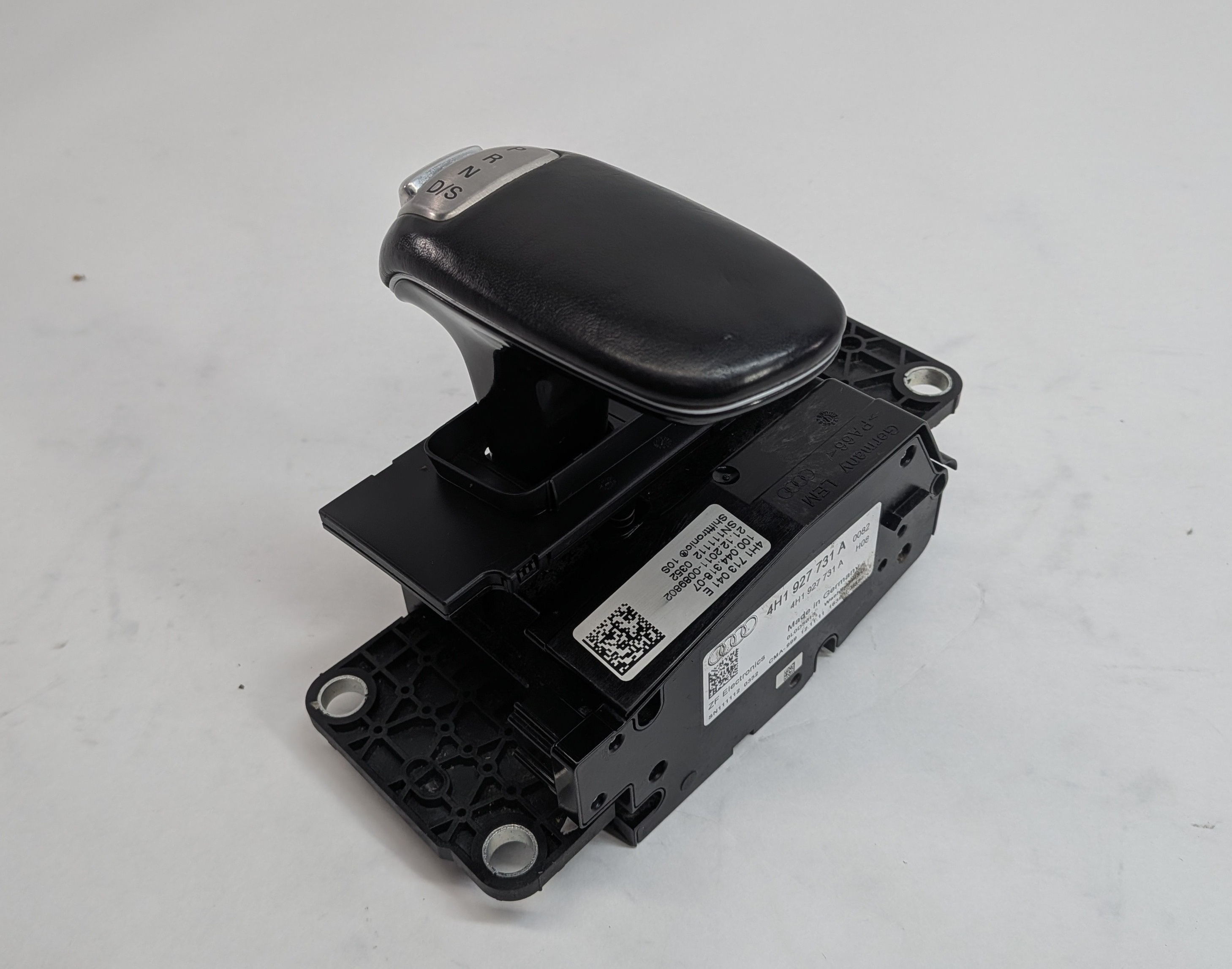 2012 AUDI A8 (D4 4H) AUTOMATIC TRANSMISSION FLOOR SHIFTER GEAR SELECTOR AWD — exact item pictured