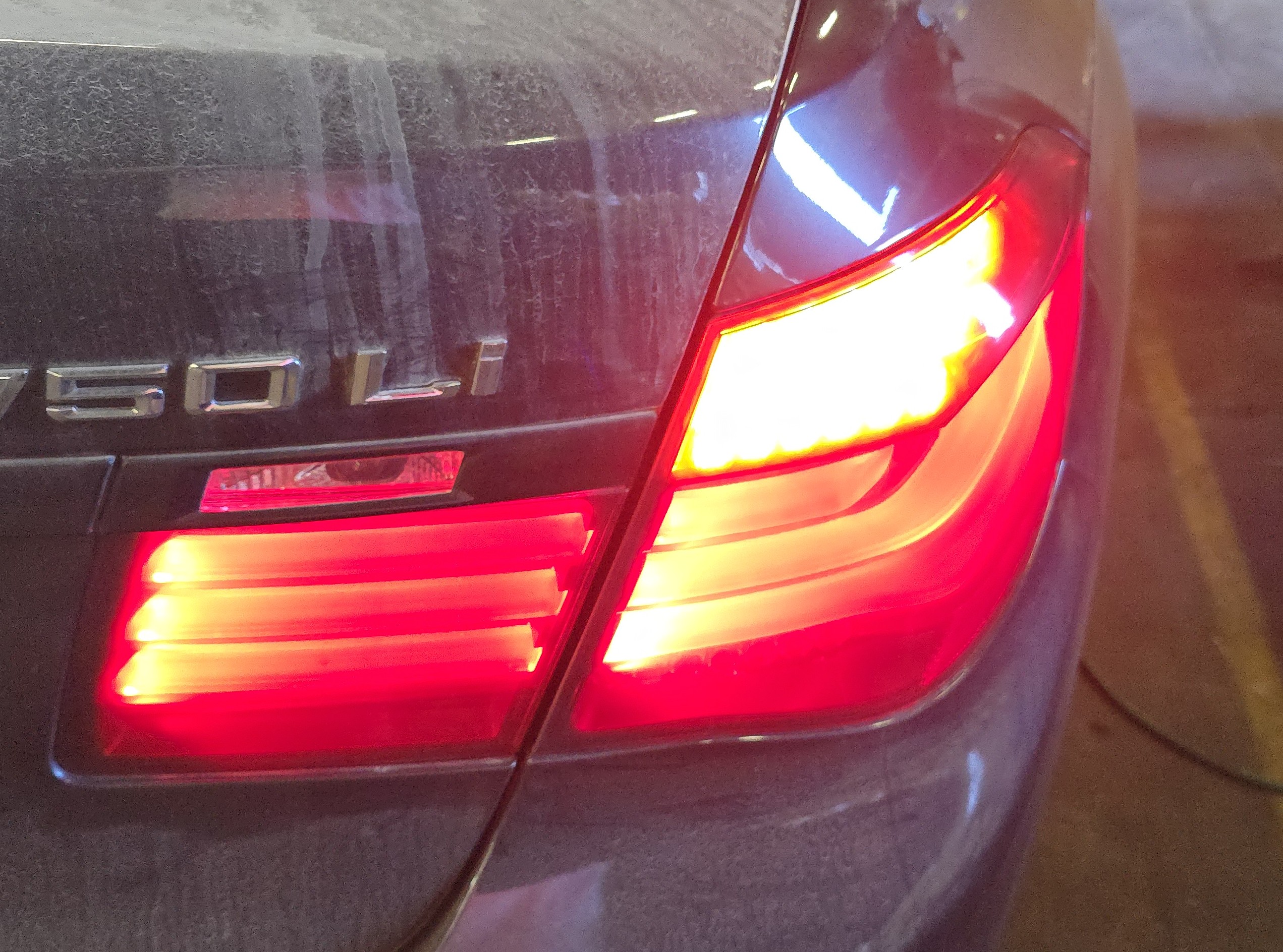 13-15 BMW 7 SERIES F01 F02 F04 REAR RIGHT PASSENGER OUTER TAILLIGHT BRAKE LIGHT — exact item pictured