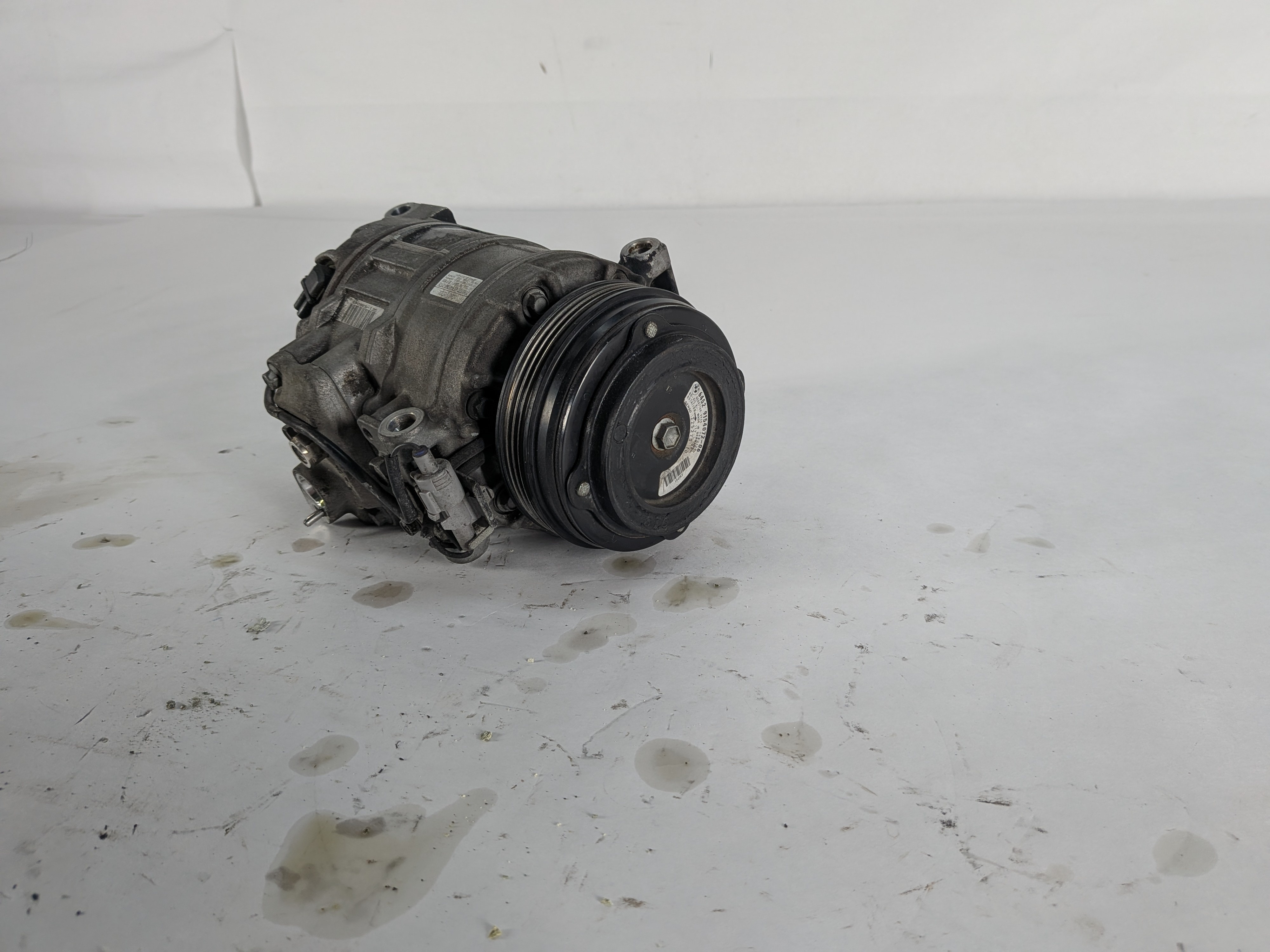 08-16 BMW 5 6 7 M6 M5 X5 X5M X6 X6M (E70 E71 F01 F06 F10) AC AIR COMPRESSOR PUMP — exact item pictured