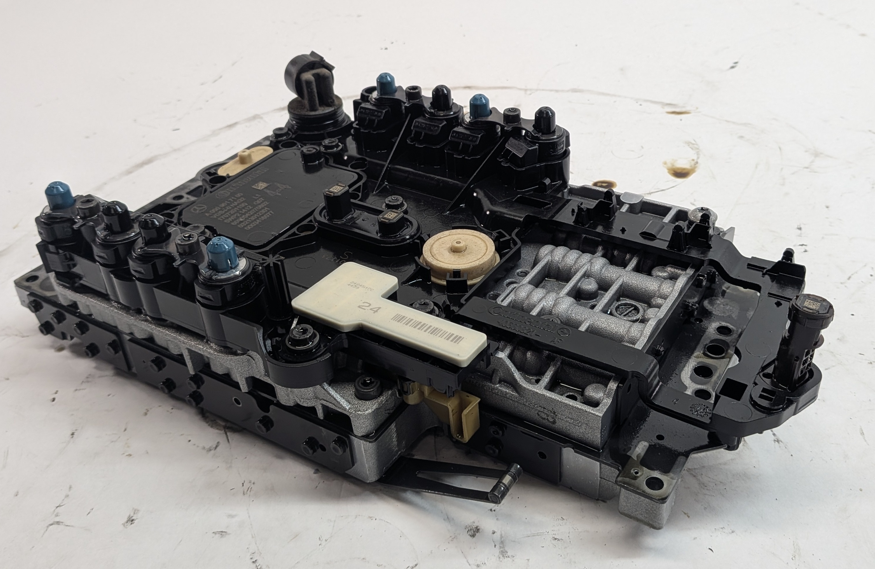 15-20 MERCEDES (W205 W212 W166 W222 X166) TRANSMISSION VALVE BODY w/CONDUCTOR — exact item pictured