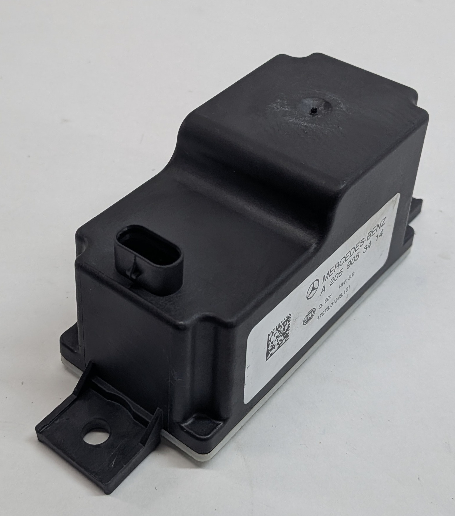 2017 MERCEDES C300 (W205) VOLTAGE CONVERTER CONTROL MODULE COMPUTER UNIT — exact item pictured