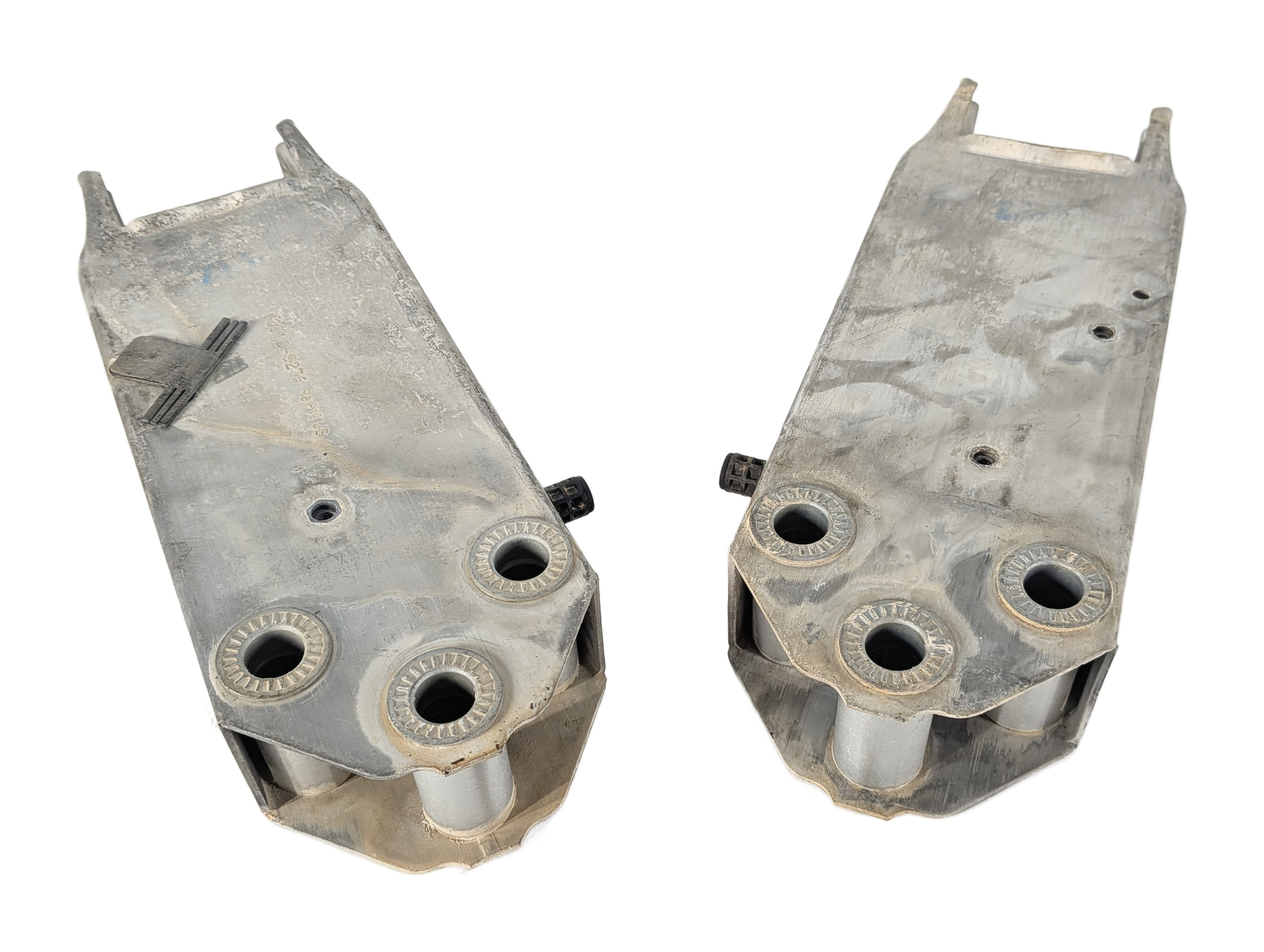 11-16 BMW 528i 535i 550i M5 FRONT BUMPER REINFORCEMENT IMPACT BAR BRACKET SET/2 — exact item pictured