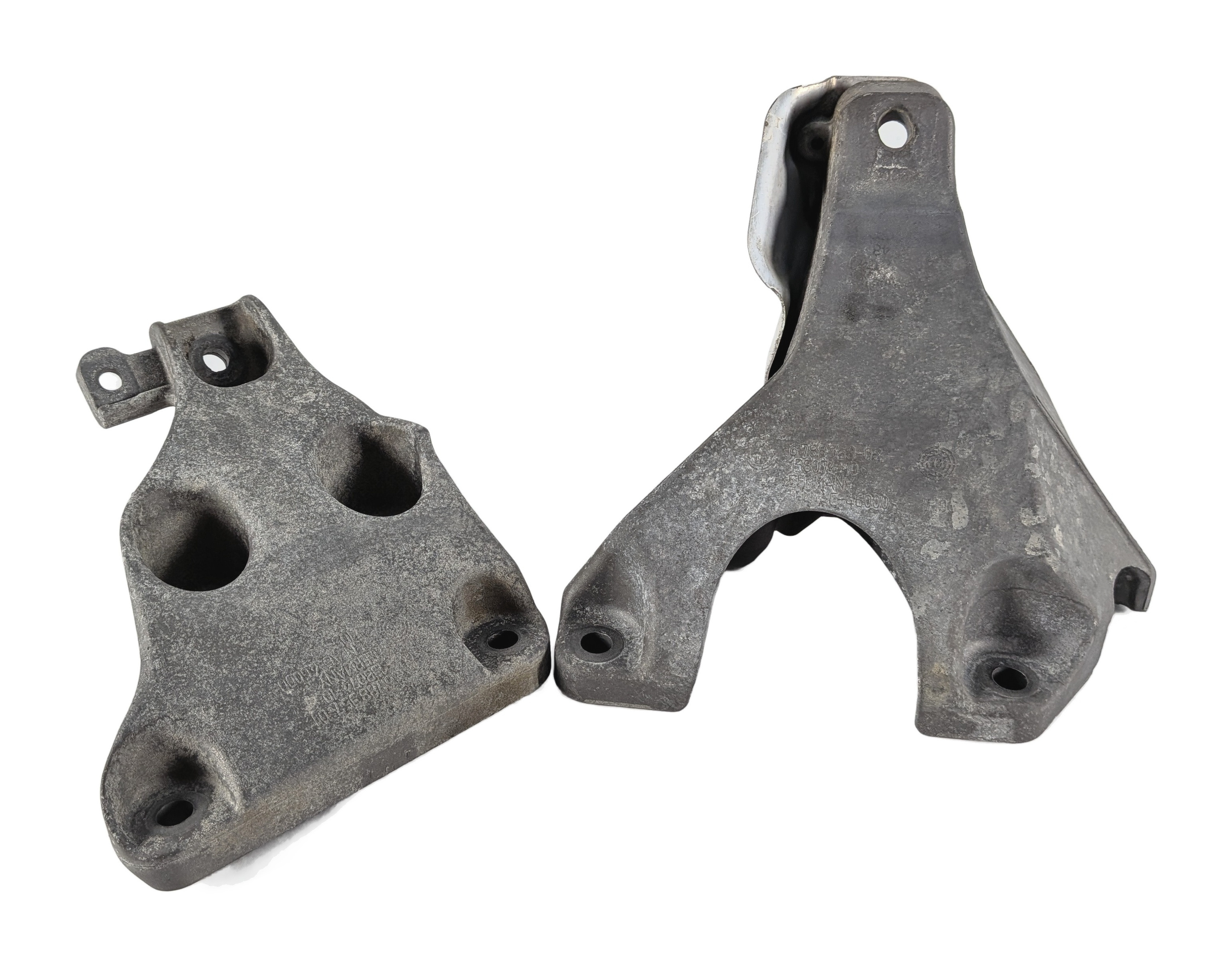 2013 BMW X1 E84 2.0L N20 LEFT/RIGHT ENGINE SUPPORT MOUNT BRACKET SET/2 — exact item pictured