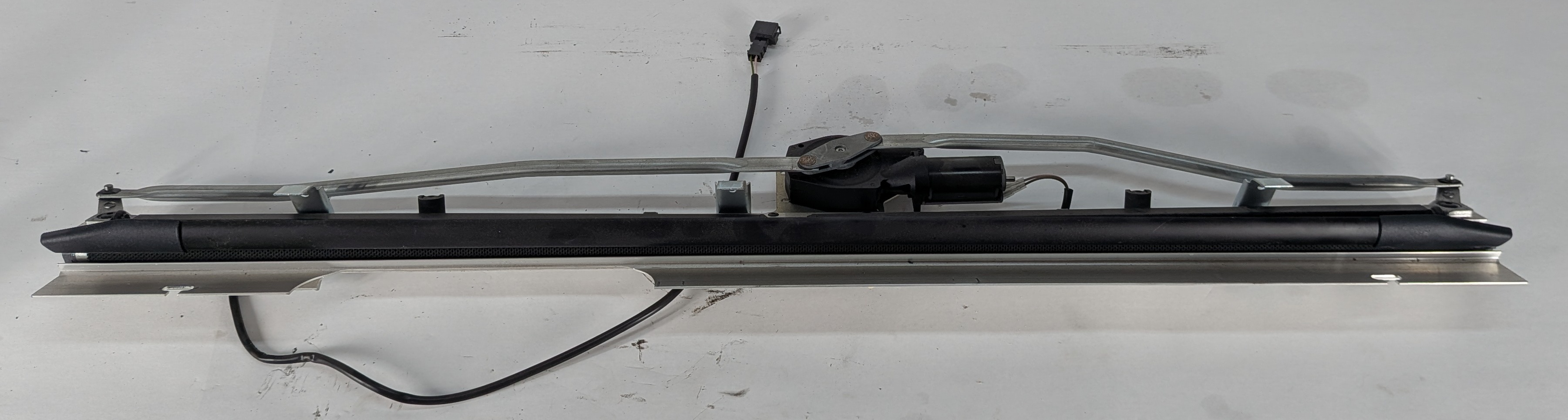 08-14 MERCEDES C250 C300 C350 C63 W204 REAR BACK WINDOW SUNSHADE MOTOR — exact item pictured