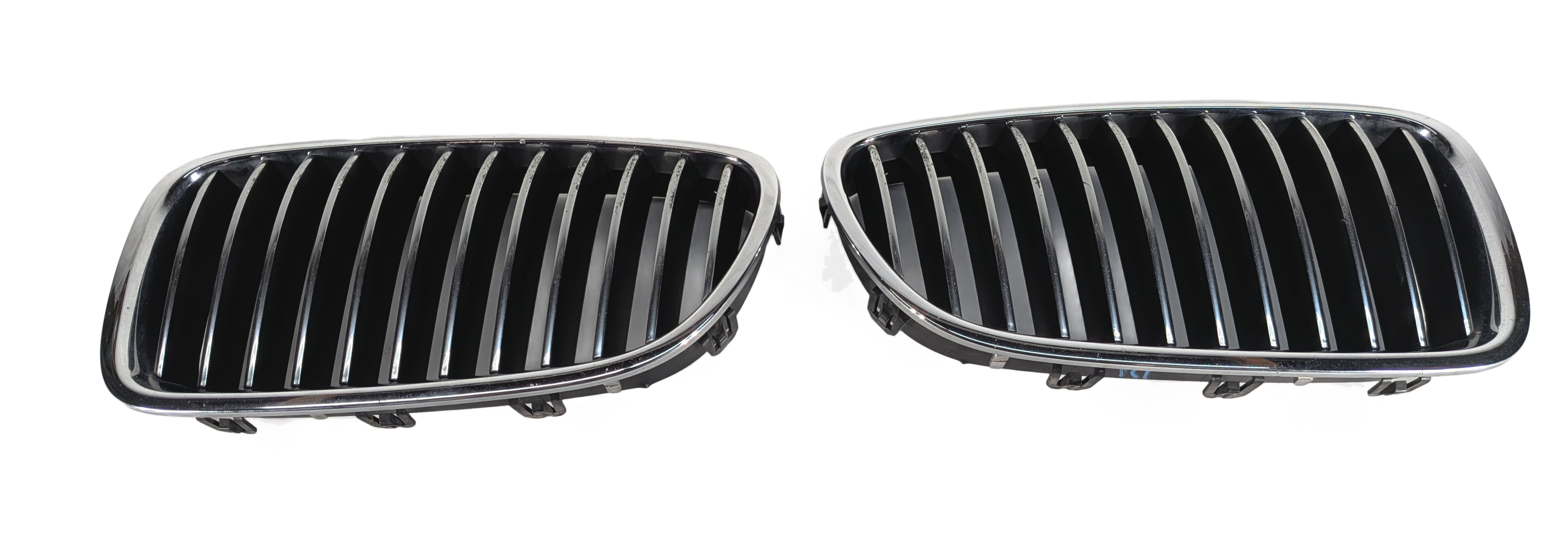 11-13 BMW 528i 535i 550i (F10) FRONT LEFT & RIGHT HOOD VENT GRILLE SET — exact item pictured