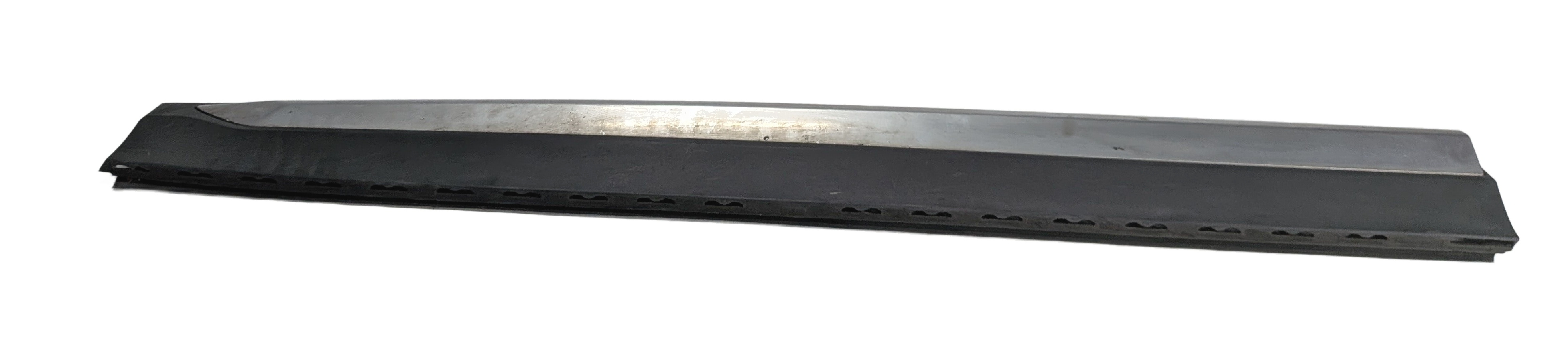 11-18 BMW X3 X4 (F25 26) FRONT LEFT LOWER DOOR MOULDING TRIM (w/o M or X-LINE) — exact item pictured